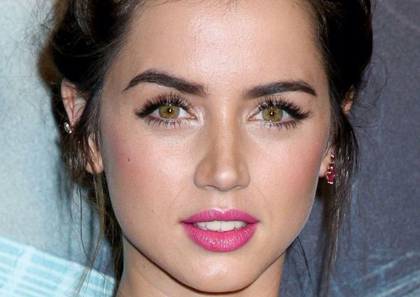 1370x970 Ana de Armas HD High Quality wallpaper Download, Desktop