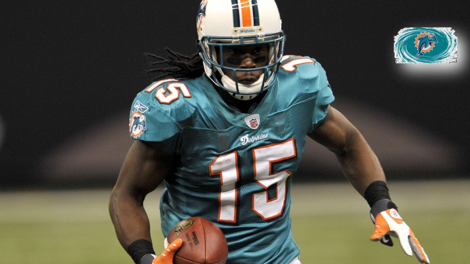 1920x1080 NFL Miami Dolphins Davone Bess Rushing For TD  HD NFL, Desktop