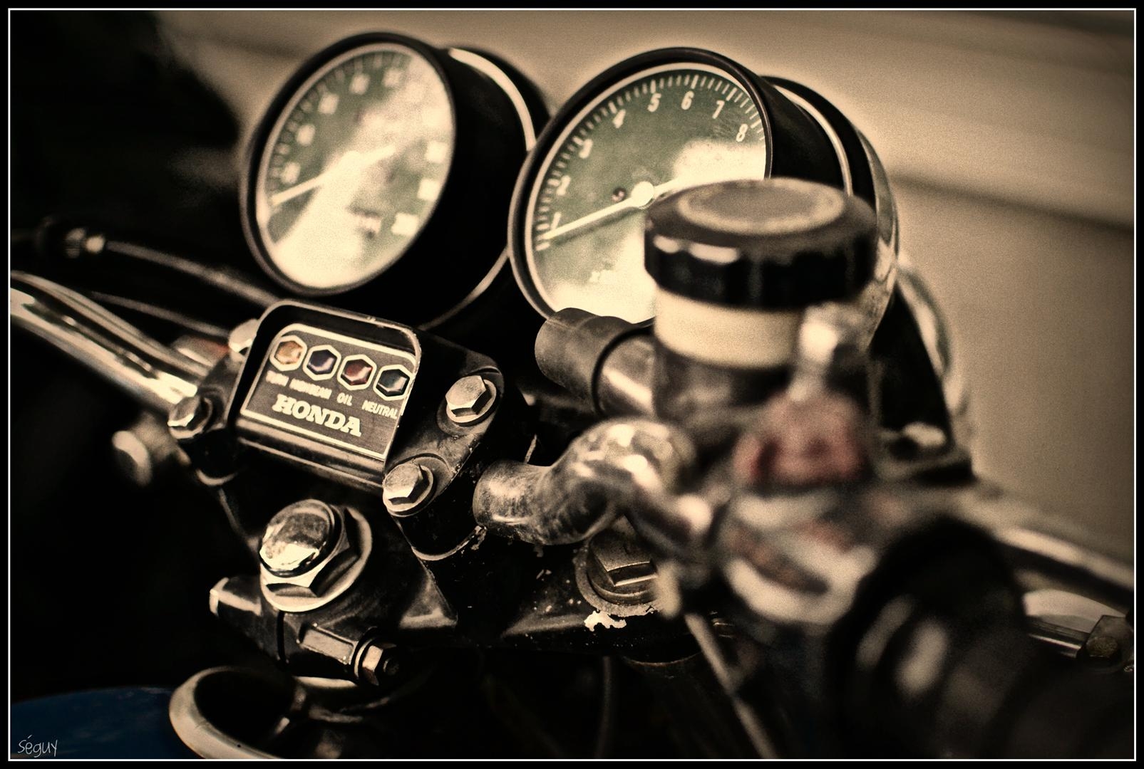 1610x1080 Vintage Motor Wallpaper Free Vintage Motor Background, Desktop