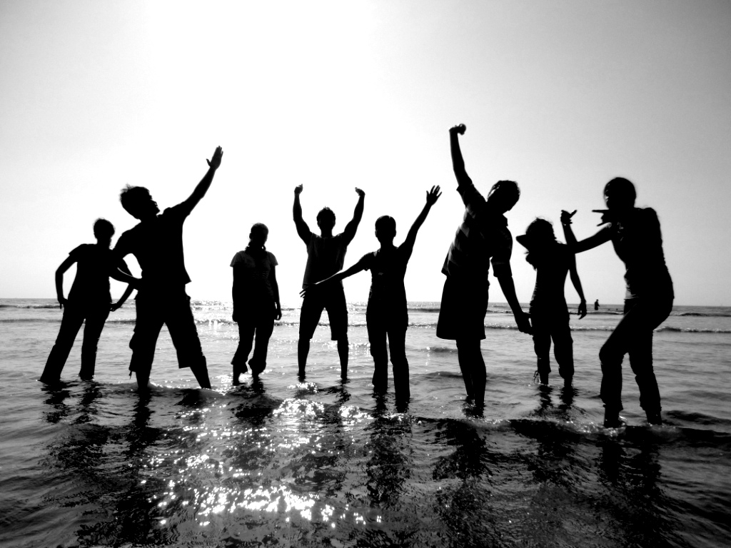 1030x770 school friends wallpaper, people on beach, people in nature, friendship, fun, social group, happy, water, photography, human, black and white, Desktop