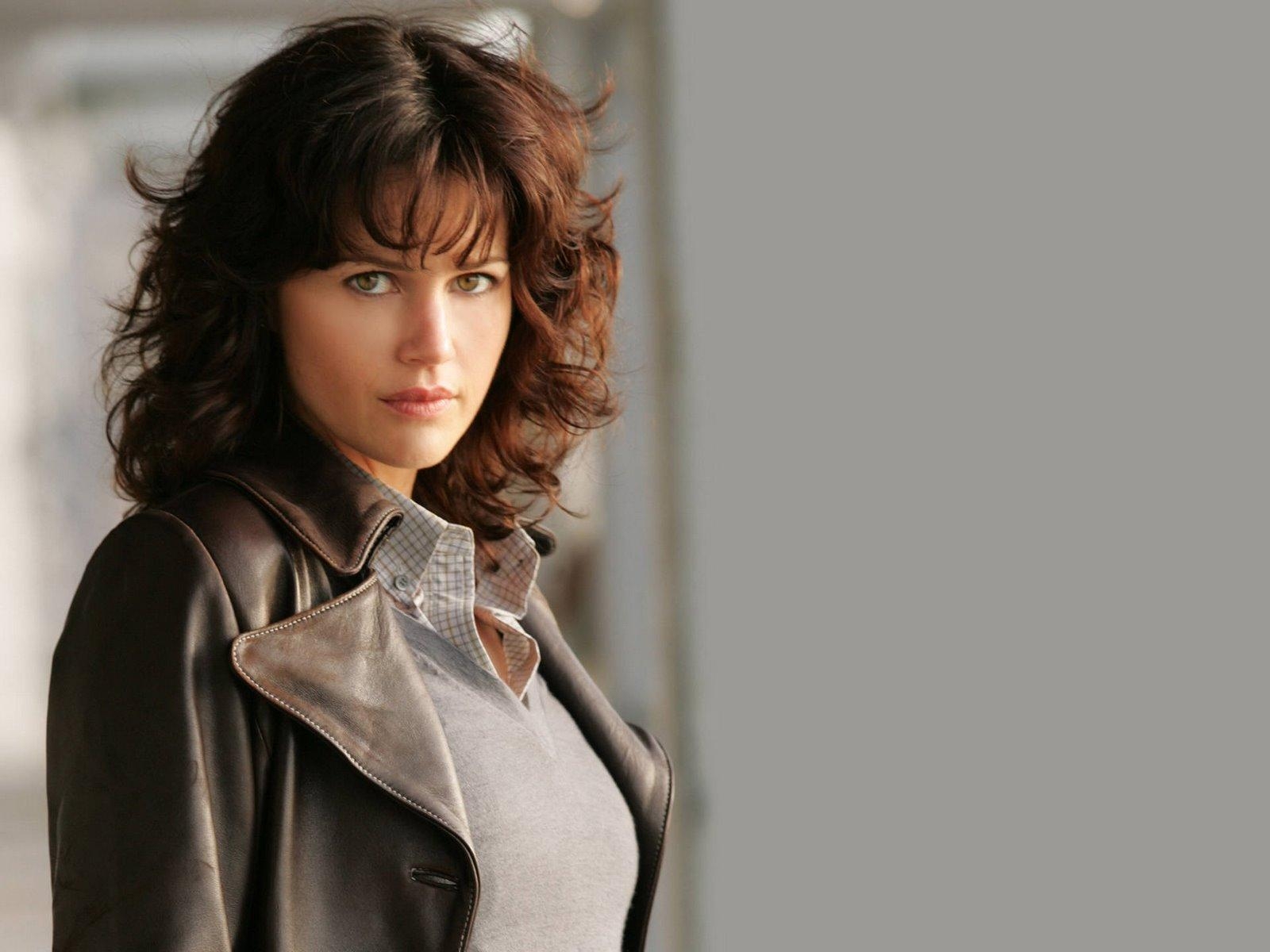 1600x1200 Carla Gugino Wallpaper 19 X 1200, Desktop