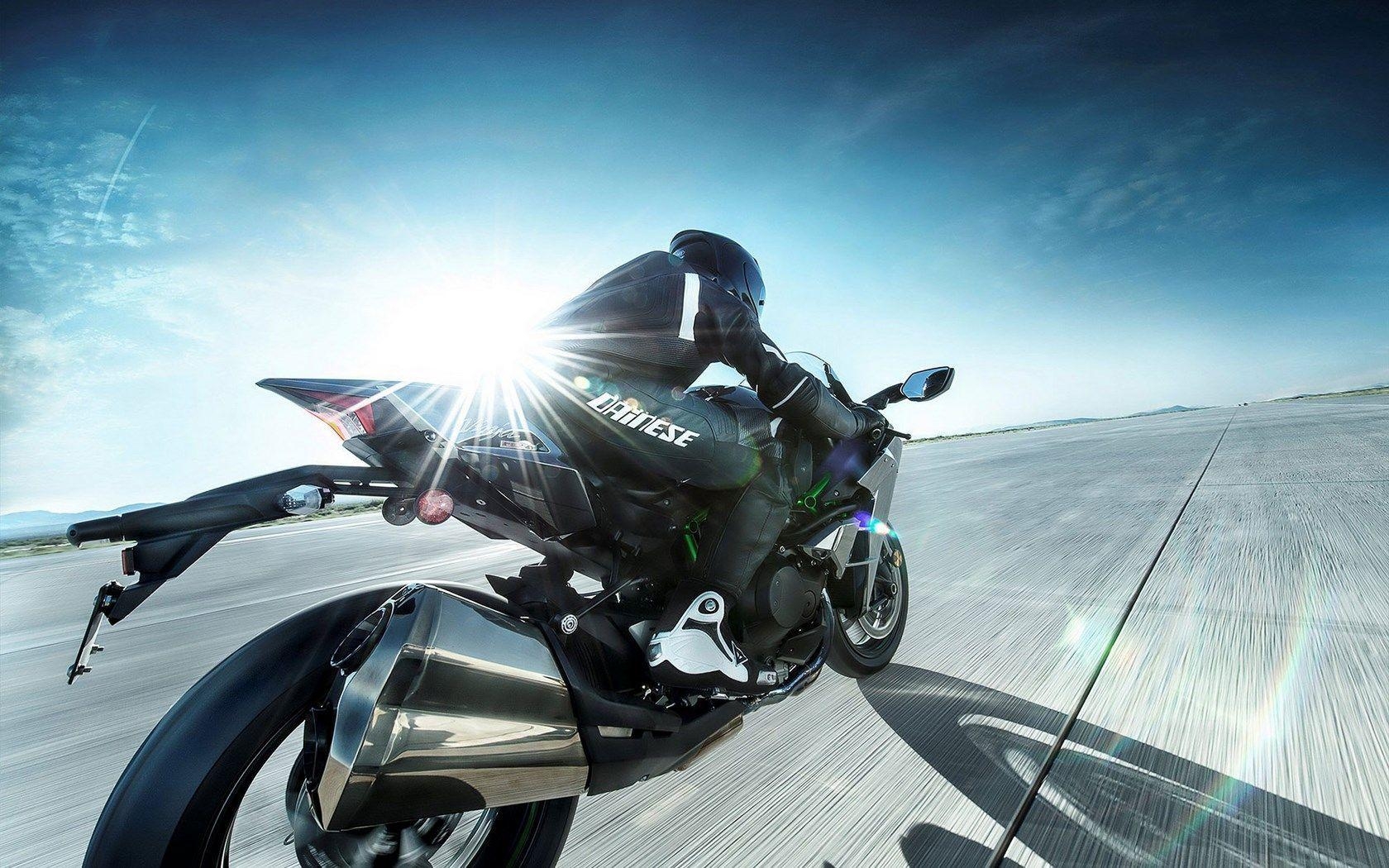 1680x1050 Kavasaki Ninja H2 2015 wallpaper, Desktop