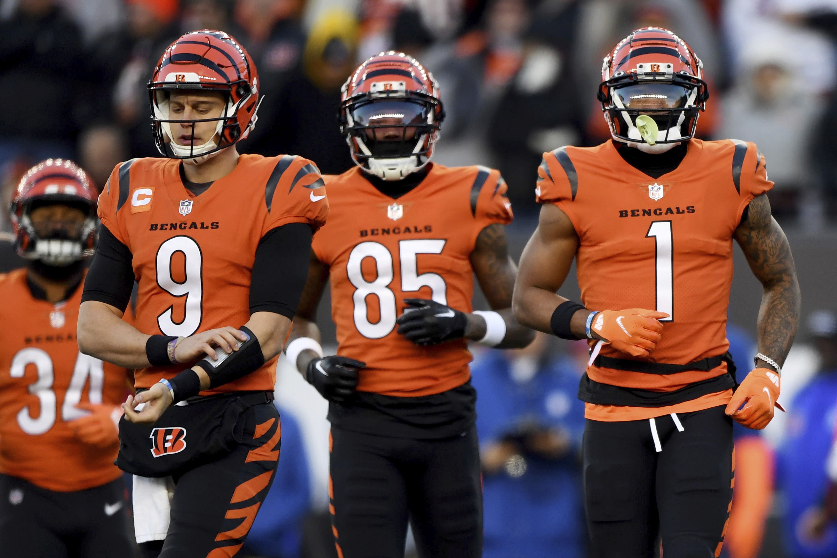 3370x2250 Bengals powered by 3 young stars: Burrow, Chase, Higgins, Desktop