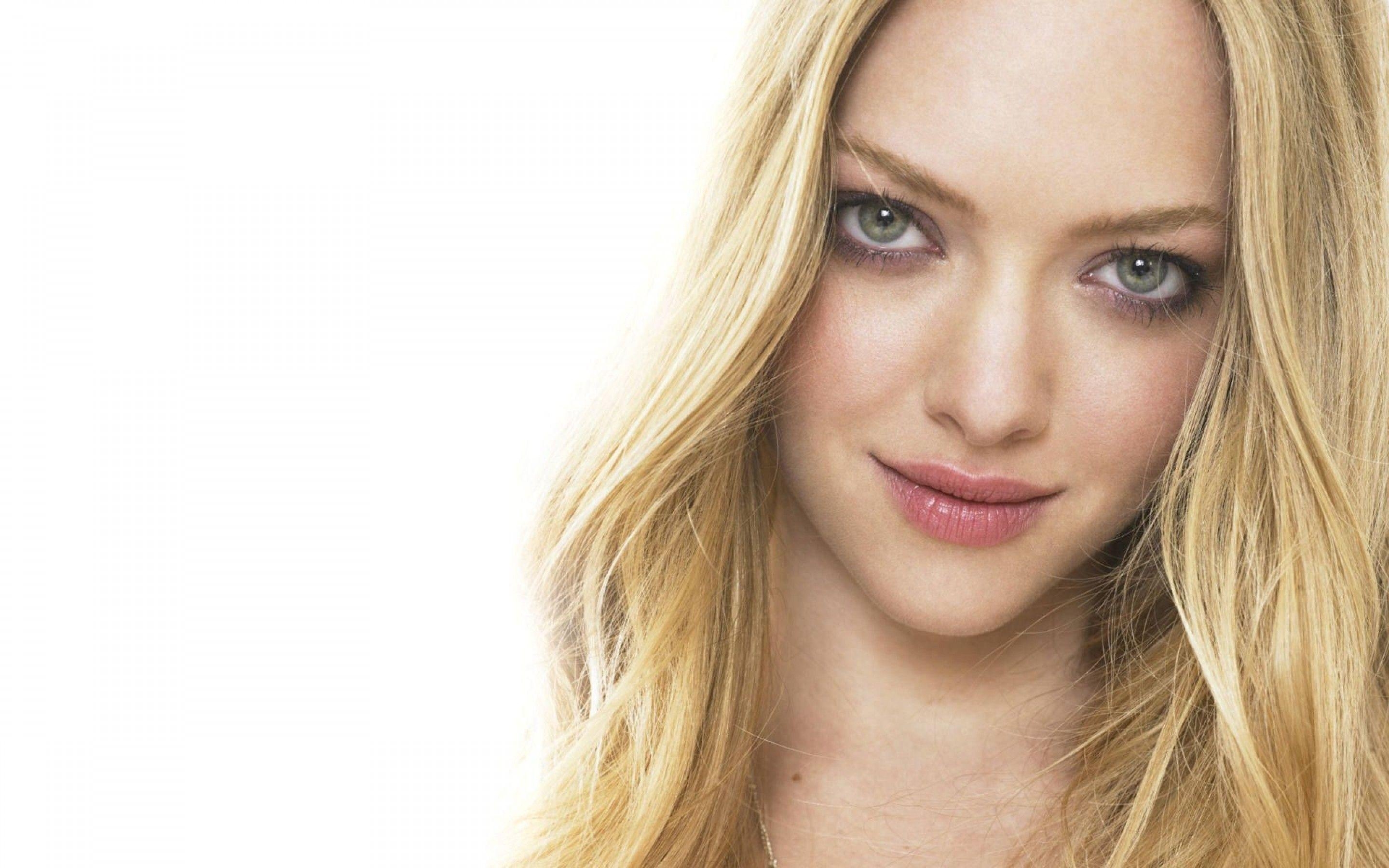 2880x1800 Amanda Seyfried HD Wallpaper, Desktop