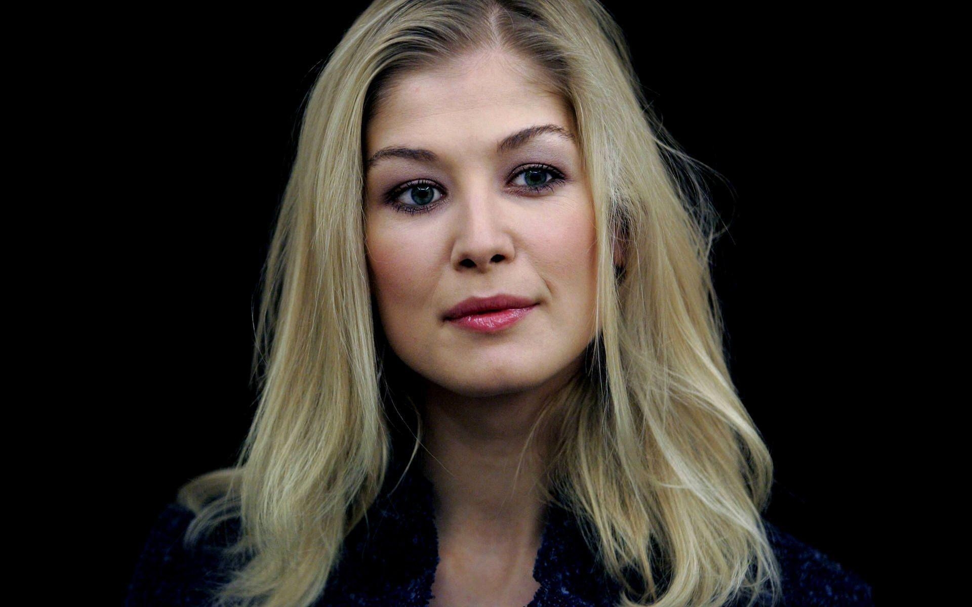 1920x1200 HD Rosamund Pike Wallpaper, Desktop