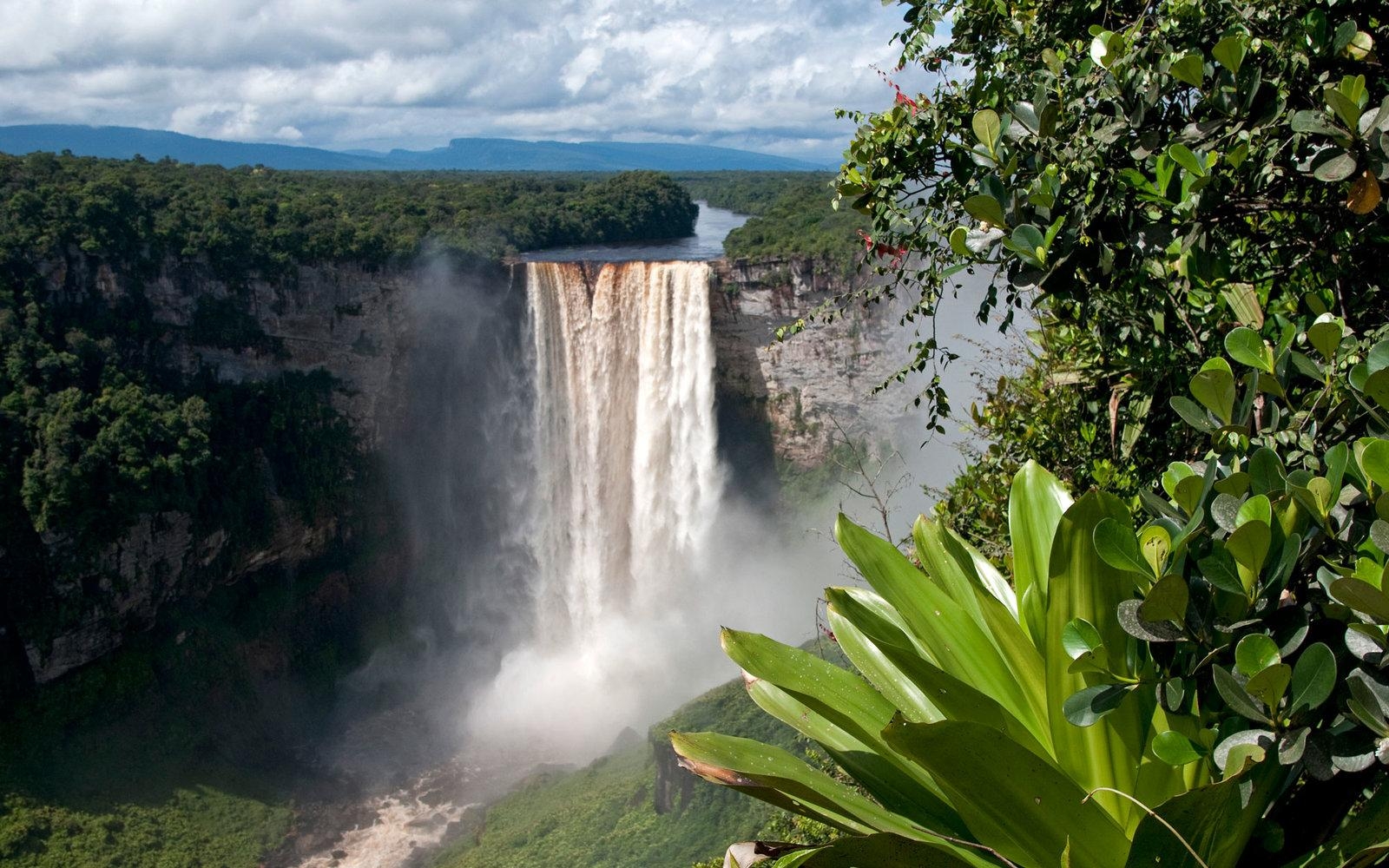 1600x1000 Tallest One Drop Waterfall In The World Wallpaper Waterfall, Desktop