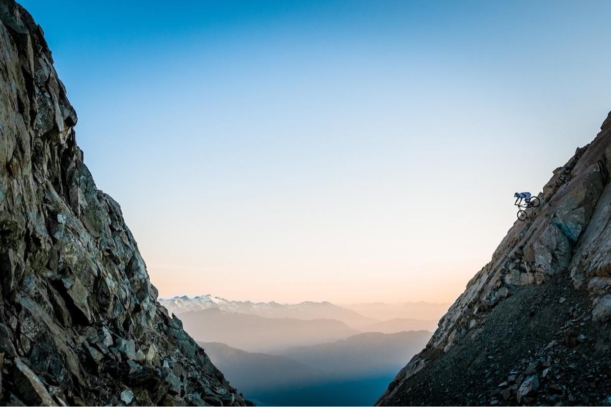 1200x810 Downhill mountain biker Kenny Smith riding down a rock face, Desktop