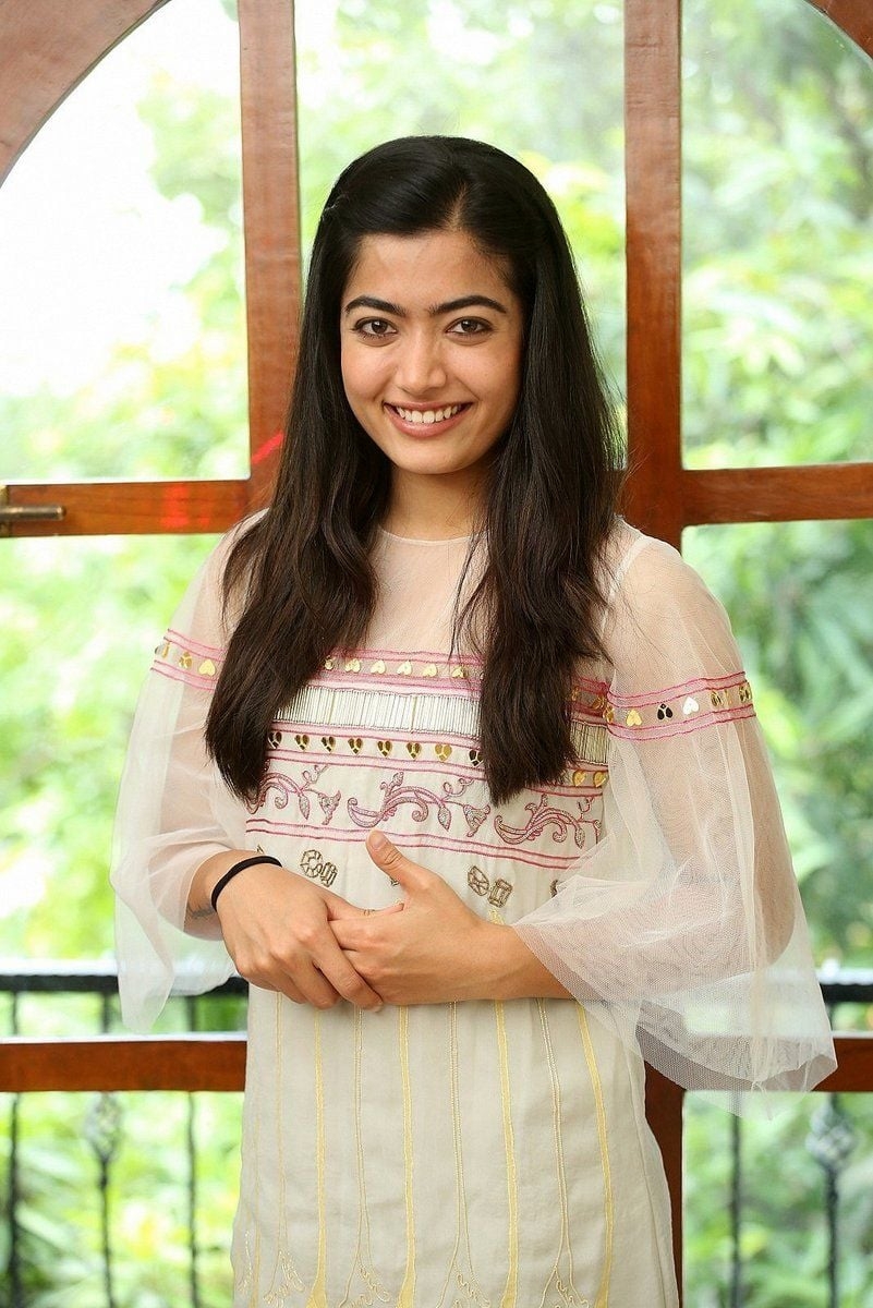 810x1200 Actress Rashmika Mandanna Dear Comrade Photo July 25 2019, Phone