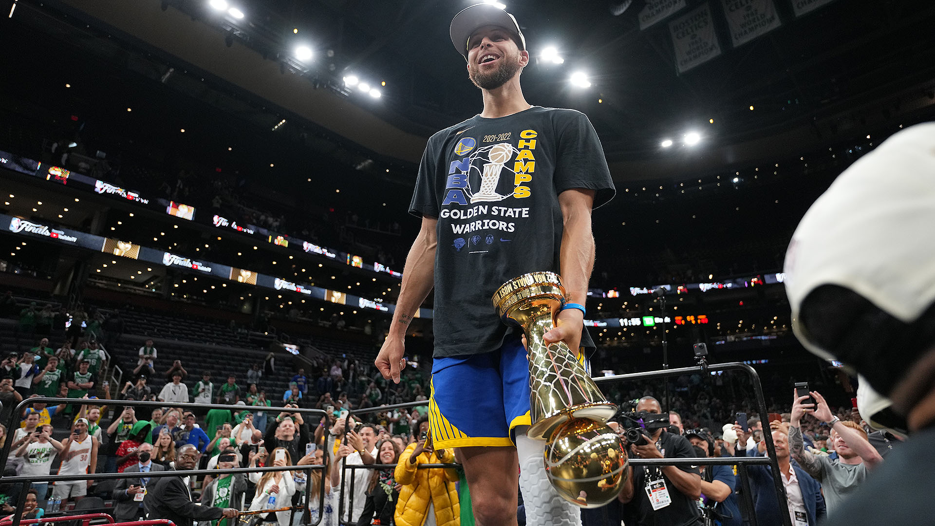 1920x1080 Stephen Curry wins NBA Finals MVP for 1st time in his career, Desktop