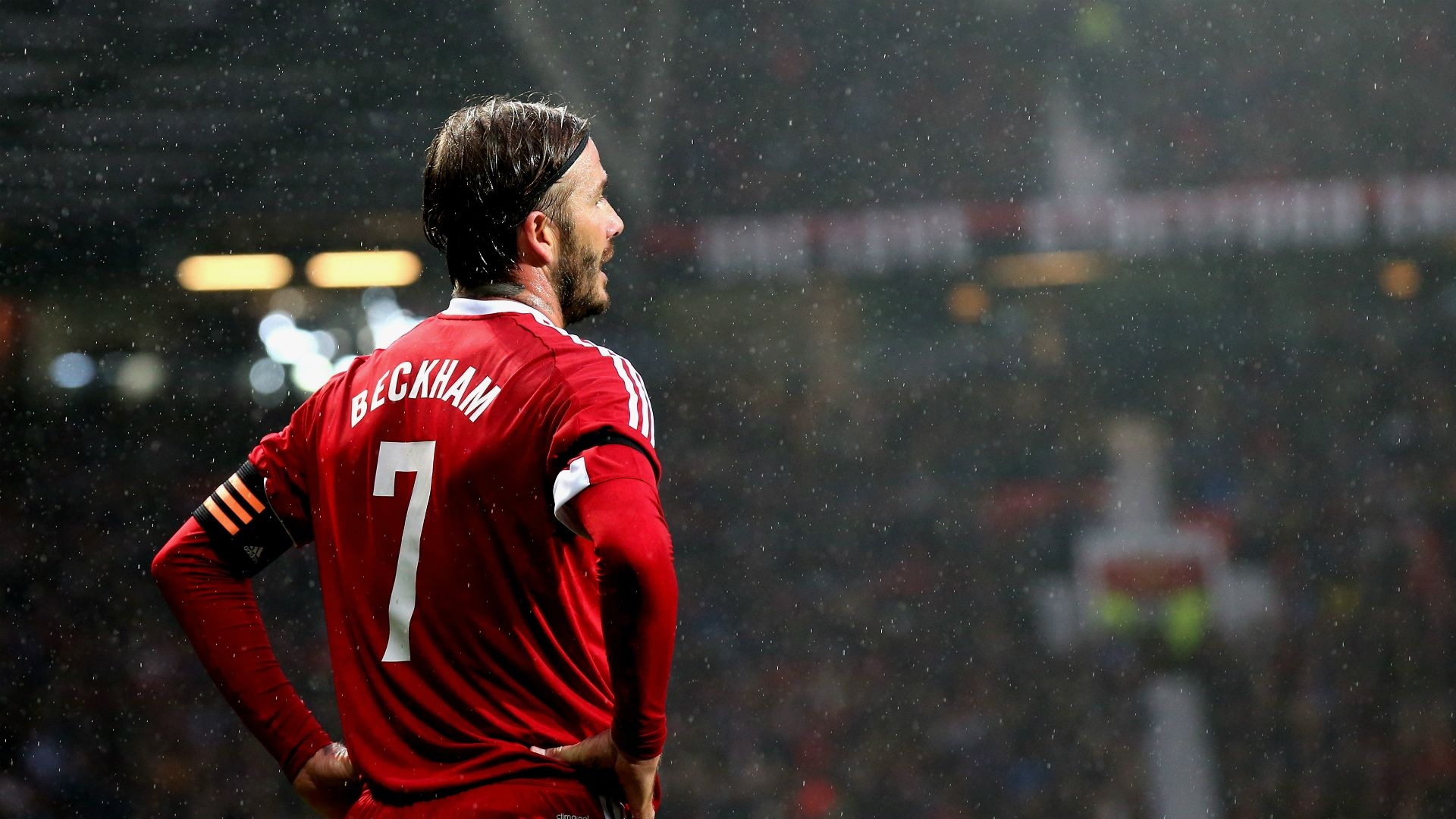 1920x1080 Beckham stars as legends roll back the years at Unicef Match, Desktop