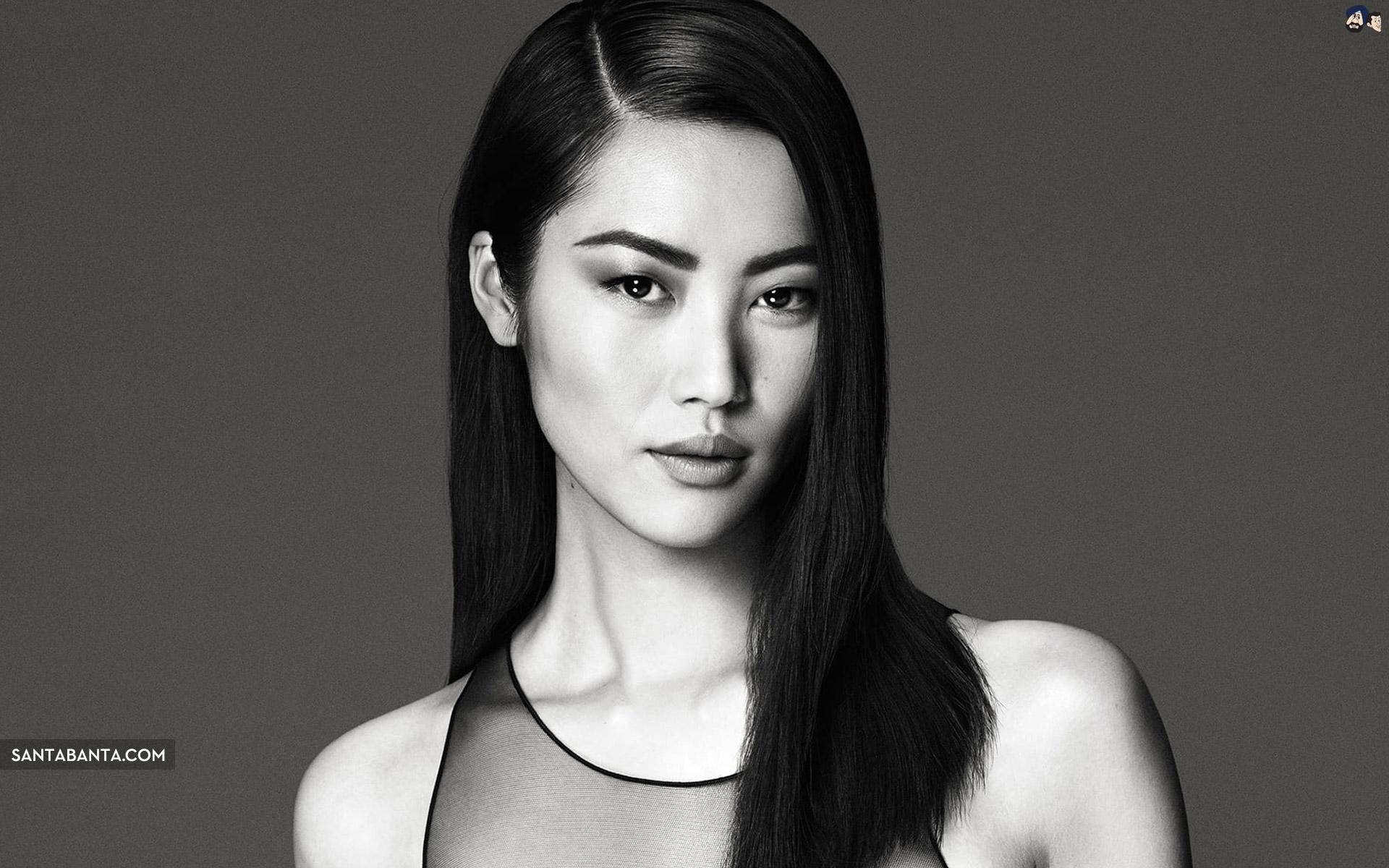 1920x1200 Chinese Liu Wen 1st first East Asian model to walk, Desktop