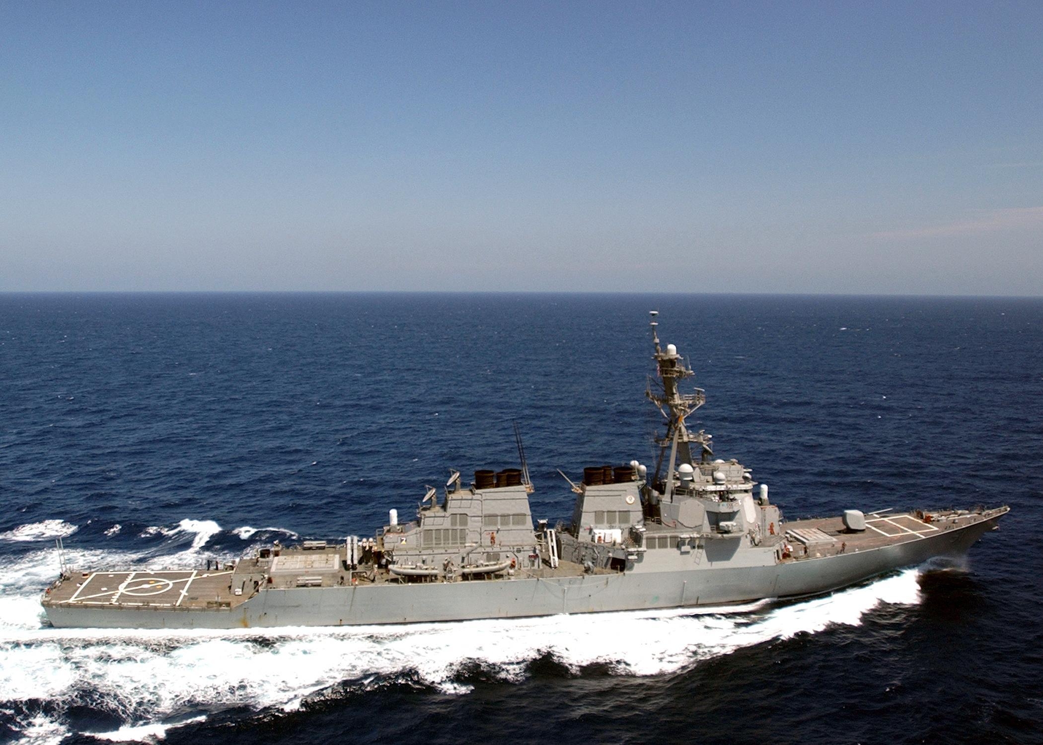 2100x1500 US Navy 030329 N 6141B 005 The Guided Missile Destroyer USS, Desktop