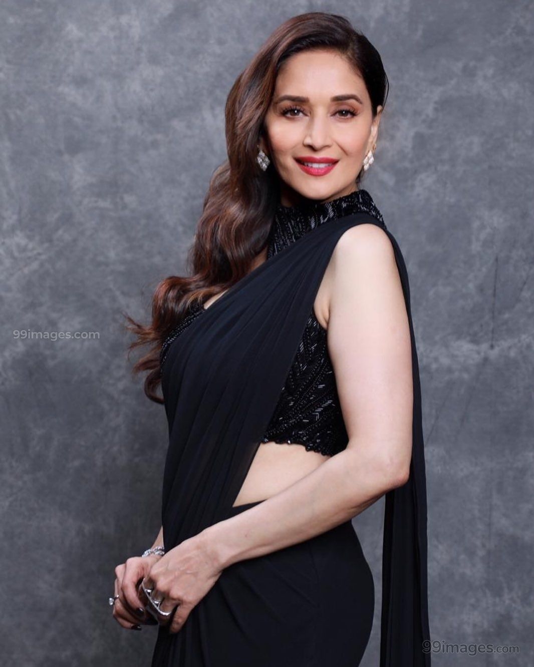 1070x1340 Madhuri Dixit Beautiful HD Photohoot Stills & Mobile Wallpaper HD (1080p) - #madhu. Madhuri dixit saree, Bollywood fashion, Most beautiful indian actress, Phone