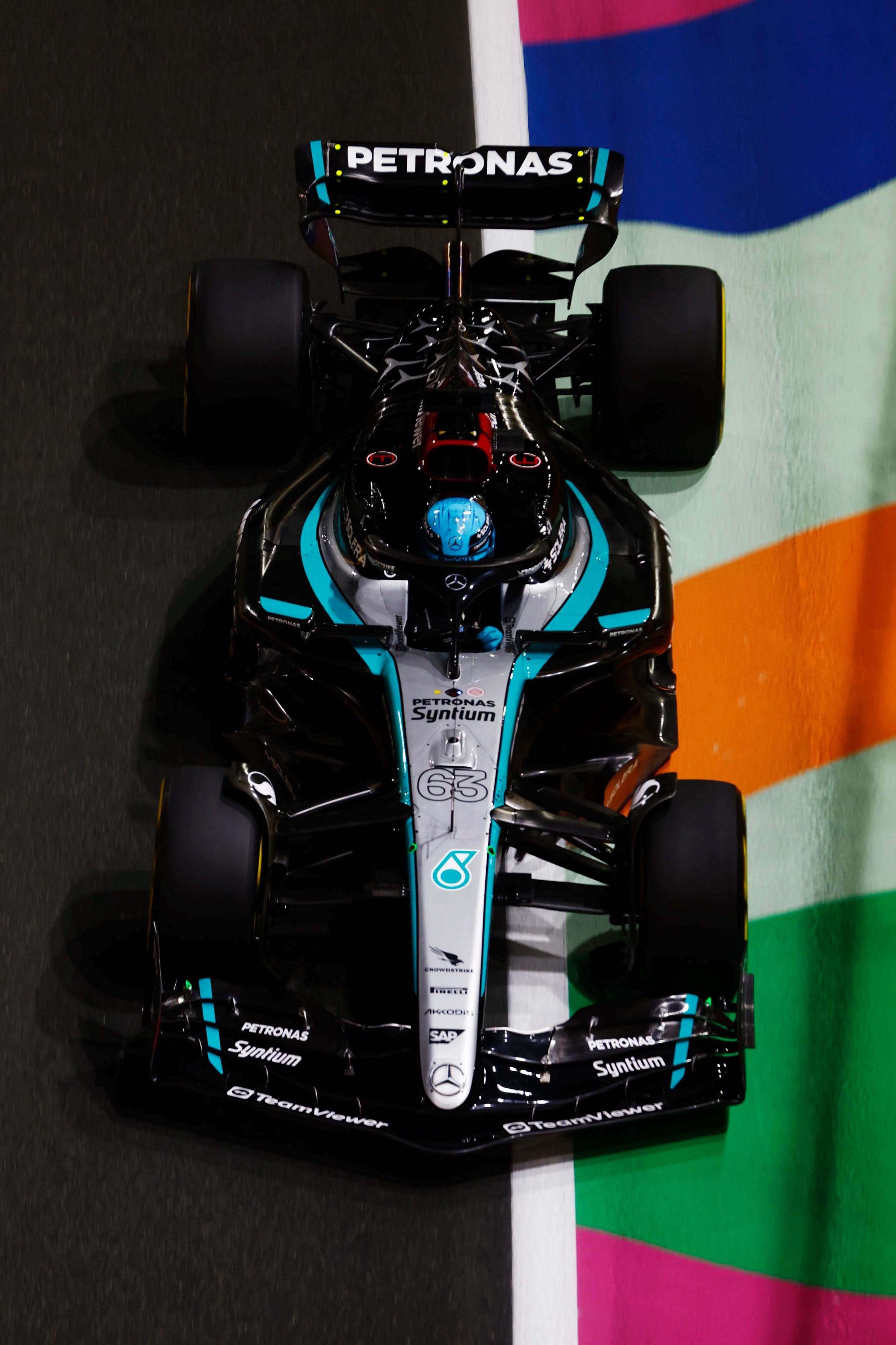 2670x4000 George Russell (Mercedes F1 W15), 2nd, Phone