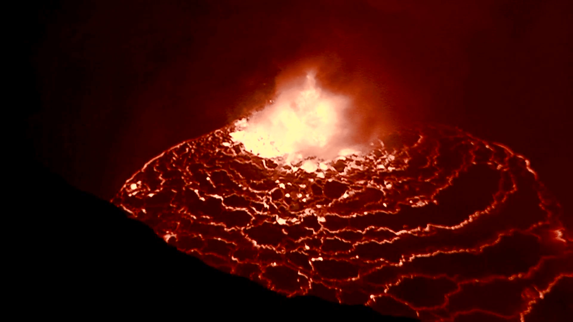 1920x1080 The spectacular Nyiragongo volcano erupts at night in the Democratic, Desktop