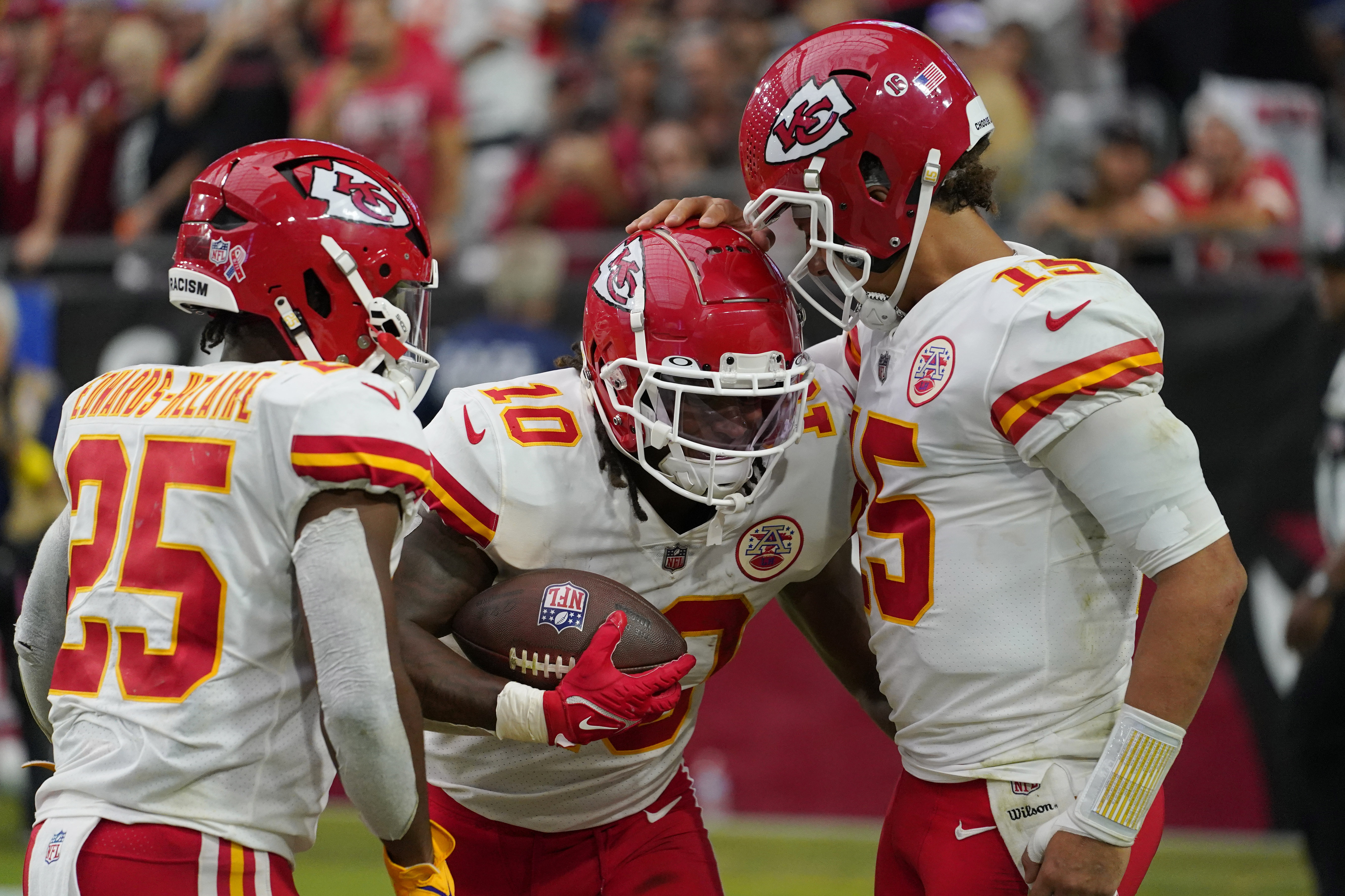 5420x3620 Mahomes makes sure Isiah Pacheco gets first touchdown ball, Desktop