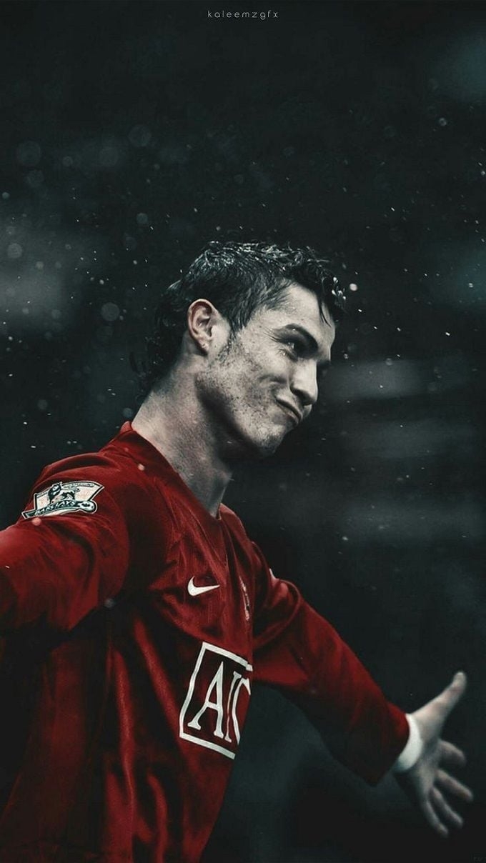 680x1210 CR7 Man United Wallpaper, Phone