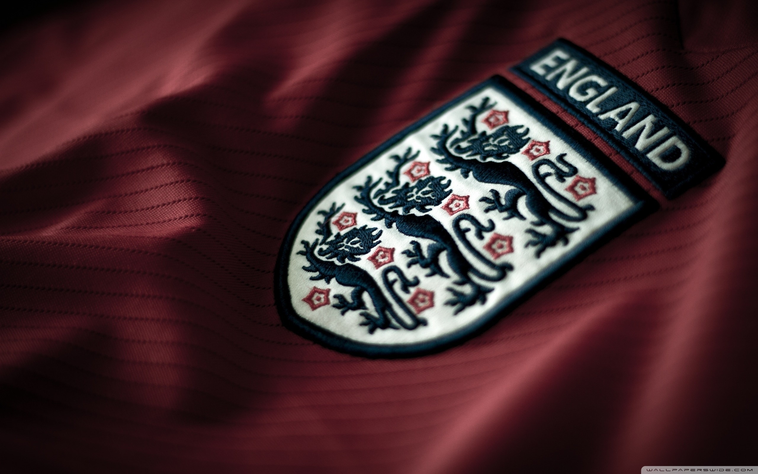 2560x1600 England Football Logo Ultra HD Desktop Background Wallpaper for 4K UHD TV, Tablet, Desktop