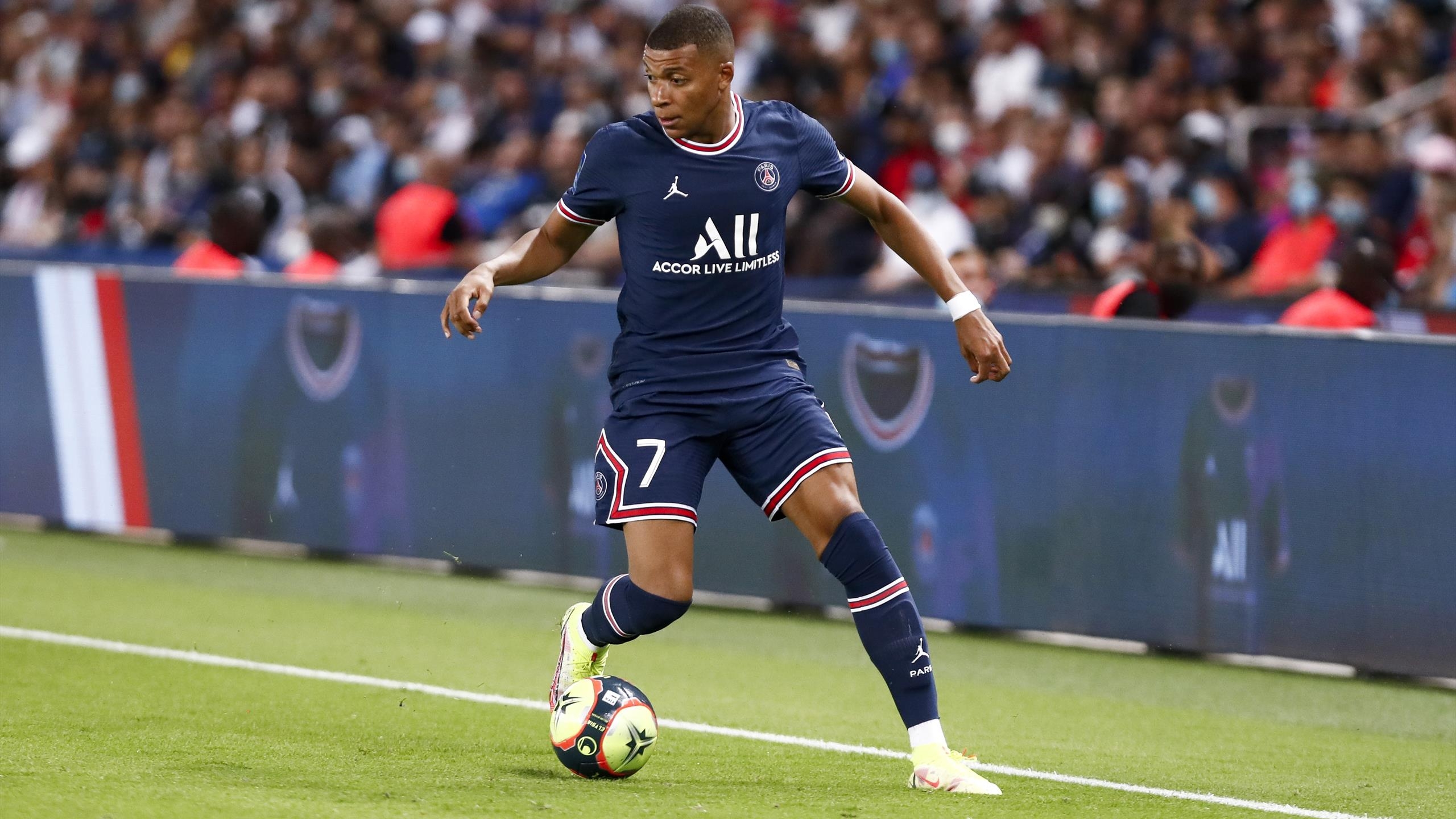 2560x1440 Transfers: Kylian Mbappé would be followed by Manchester United for 2022, Desktop