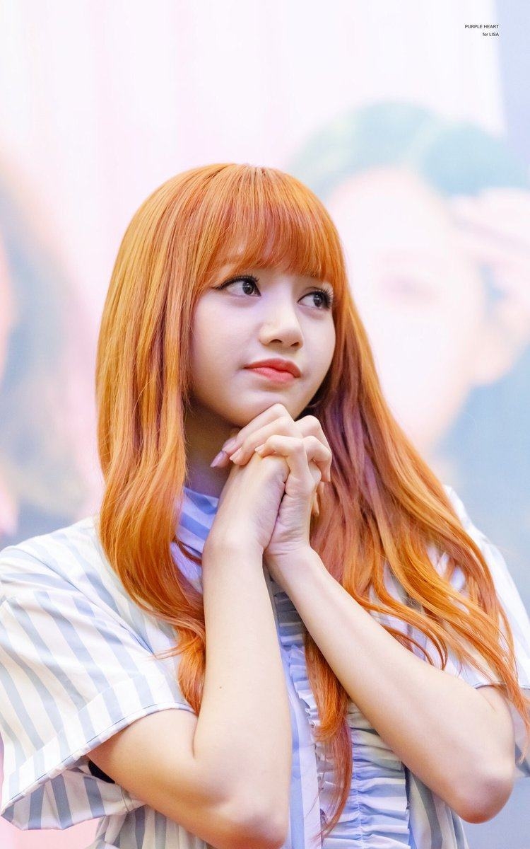 750x1200 Picture Of BLACKPINK's Lisa That Shows That She's Like A, Phone