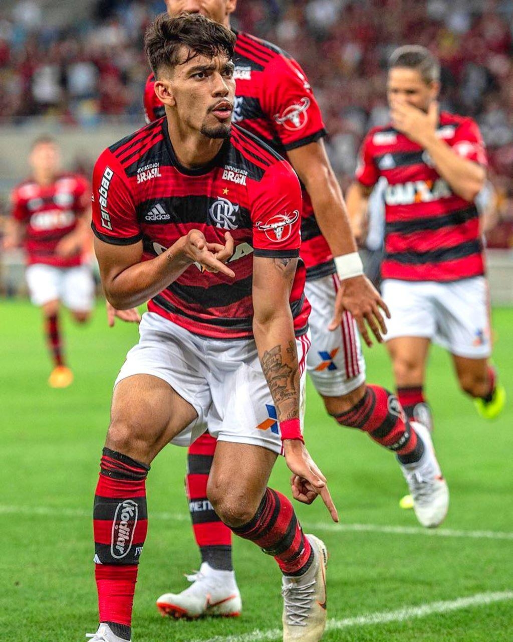 1030x1280 Lucas Paquetá, do Flamengo, teria pré-acordo com o PSG. Flamengo, Phone