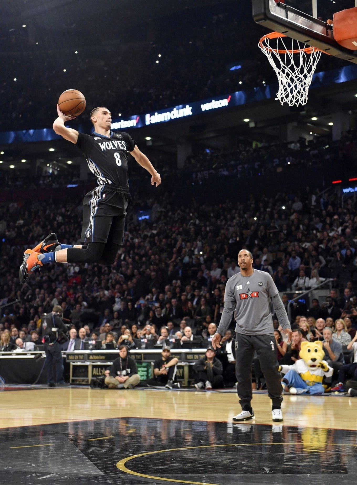 1360x1850 Zach LaVine Beat Aaron Gordon in the Best NBA Dunk Contest Finale, Phone