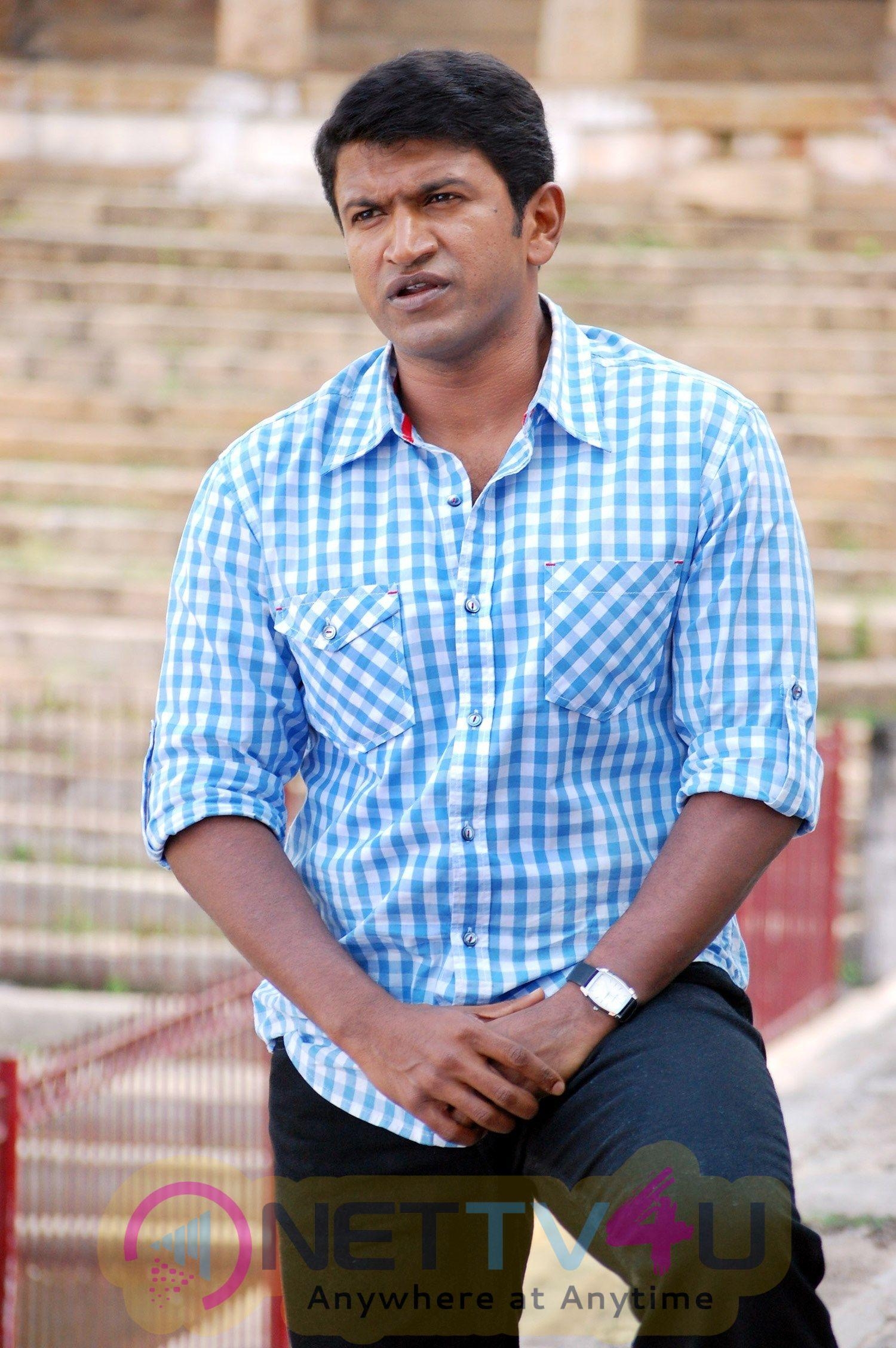 1500x2260 Puneeth Rajkumar S Exclusive Image. Puneeth Rajkumar, Phone