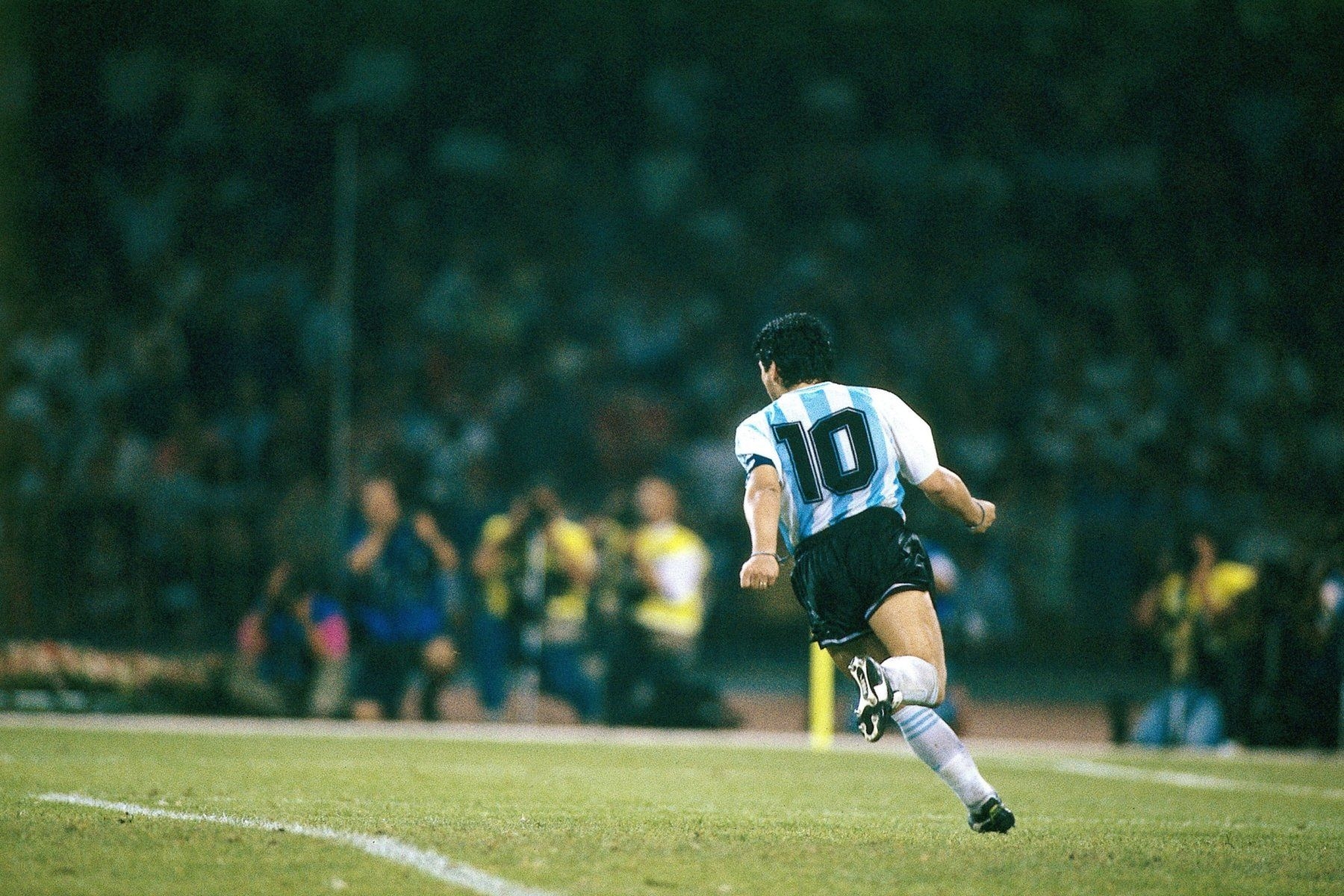 1800x1200 Maradona Wallpaper, Desktop