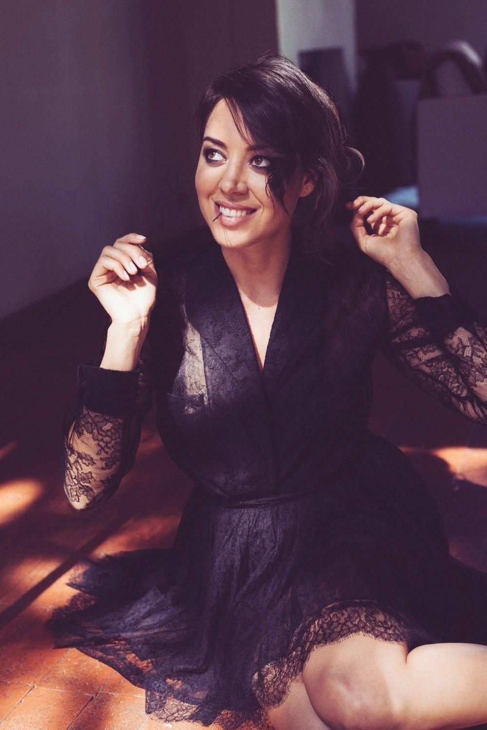 1000x1500 Aubrey Plaza HD Wallpaper From Gallsource.com. celebrity in 2019, Phone