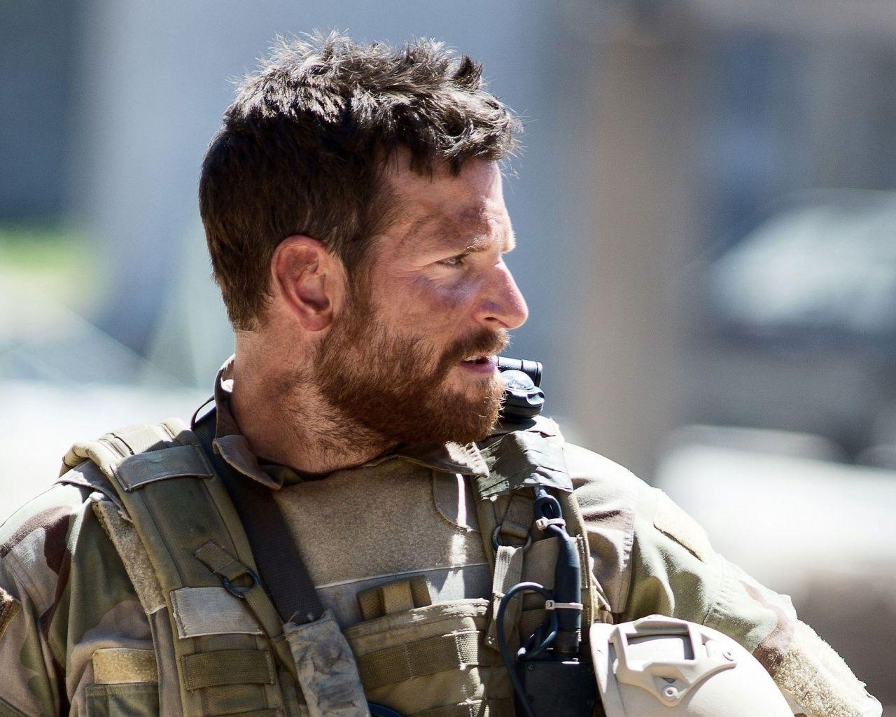 1280x1030 Bradley Cooper in American Sniper desktop PC and Mac, Desktop