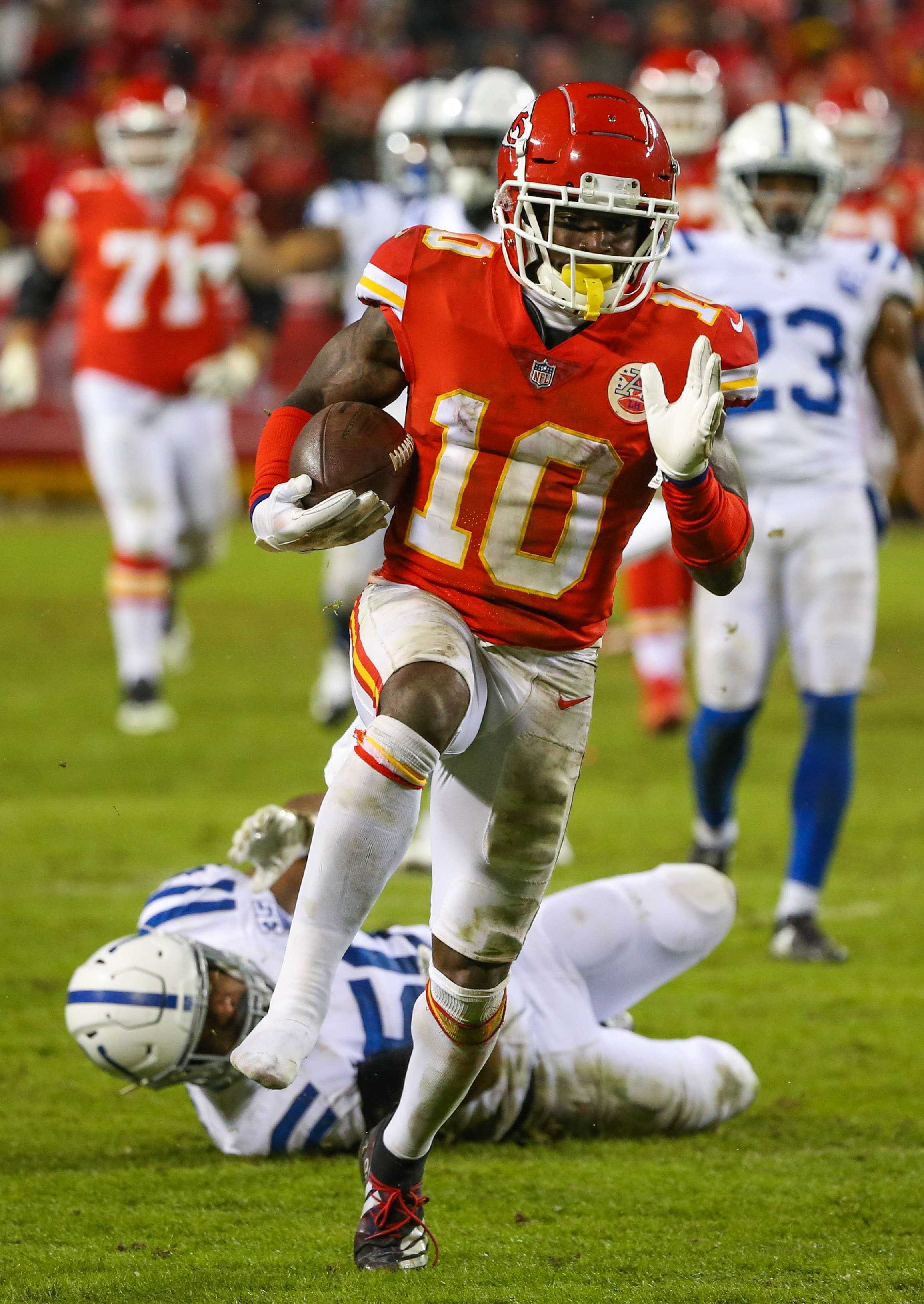 2310x3260 Tyreek Hill Wallpaper, Phone