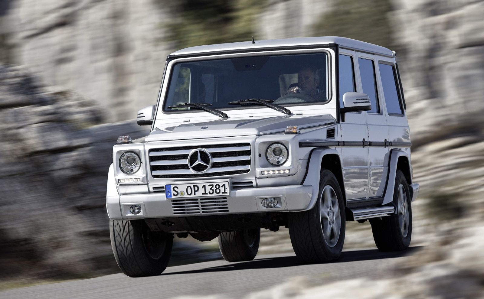 1600x990 Mercedes Benz G Class And G63 AMG Make Debut, Desktop