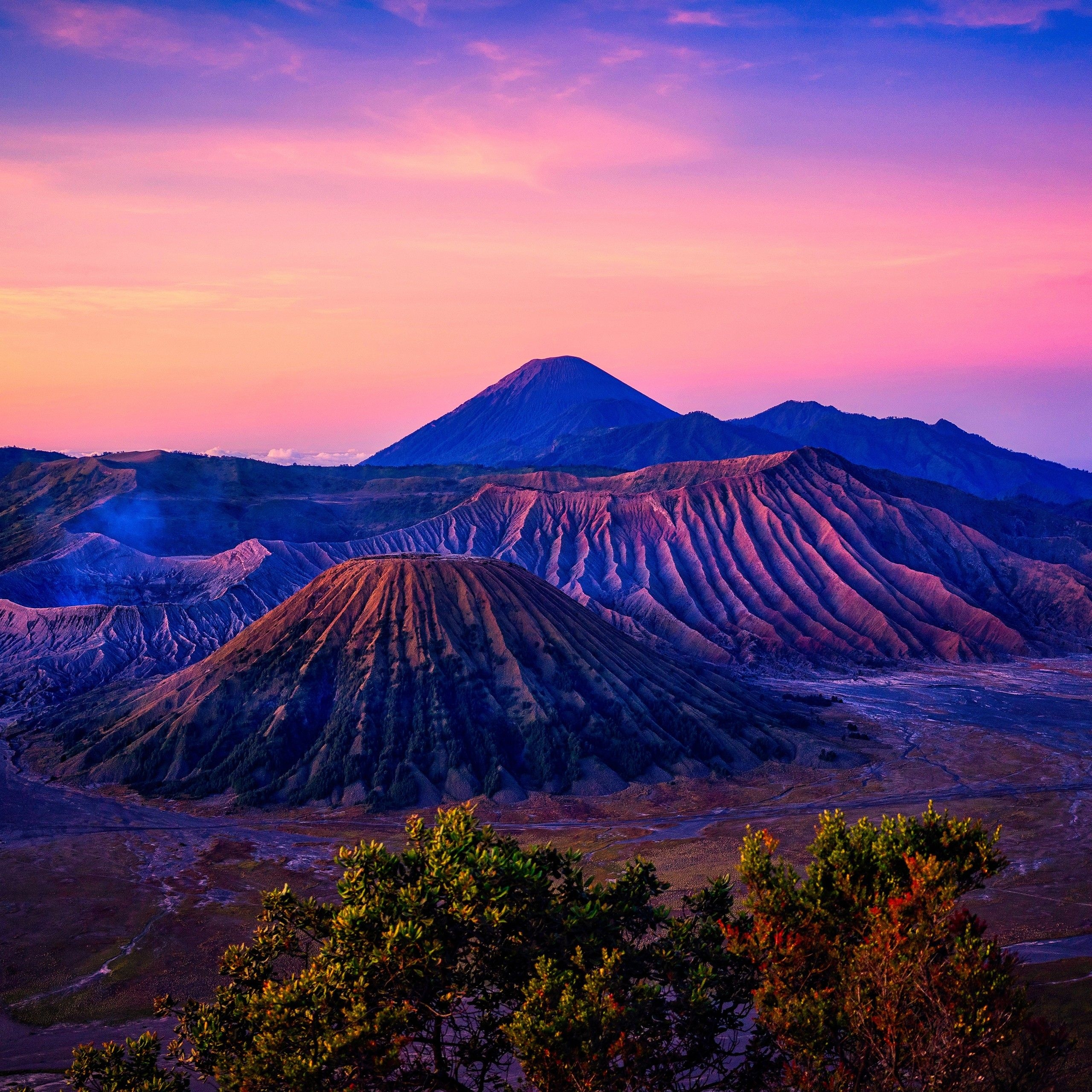 2560x2560 Mount Bromo Volcano Sunrise 4K Wallpaper, Phone