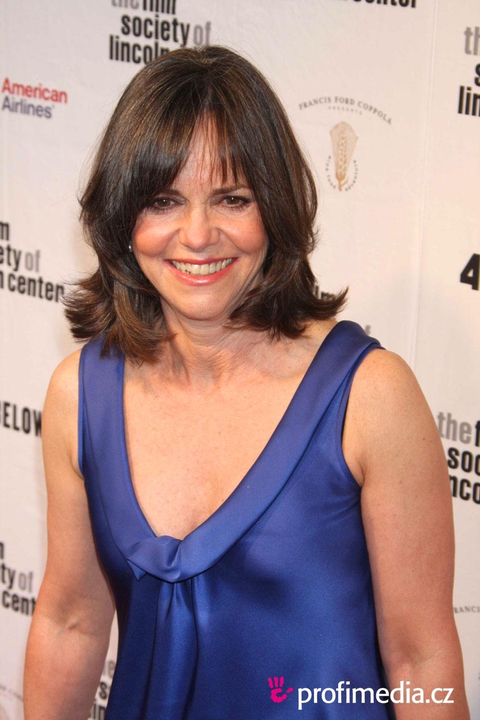 940x1400 Picture of Sally Field Of Celebrities, Phone