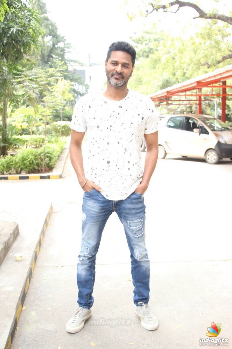 800x1200 Prabhu Deva Photo Actor photo, image, gallery, stills, Phone