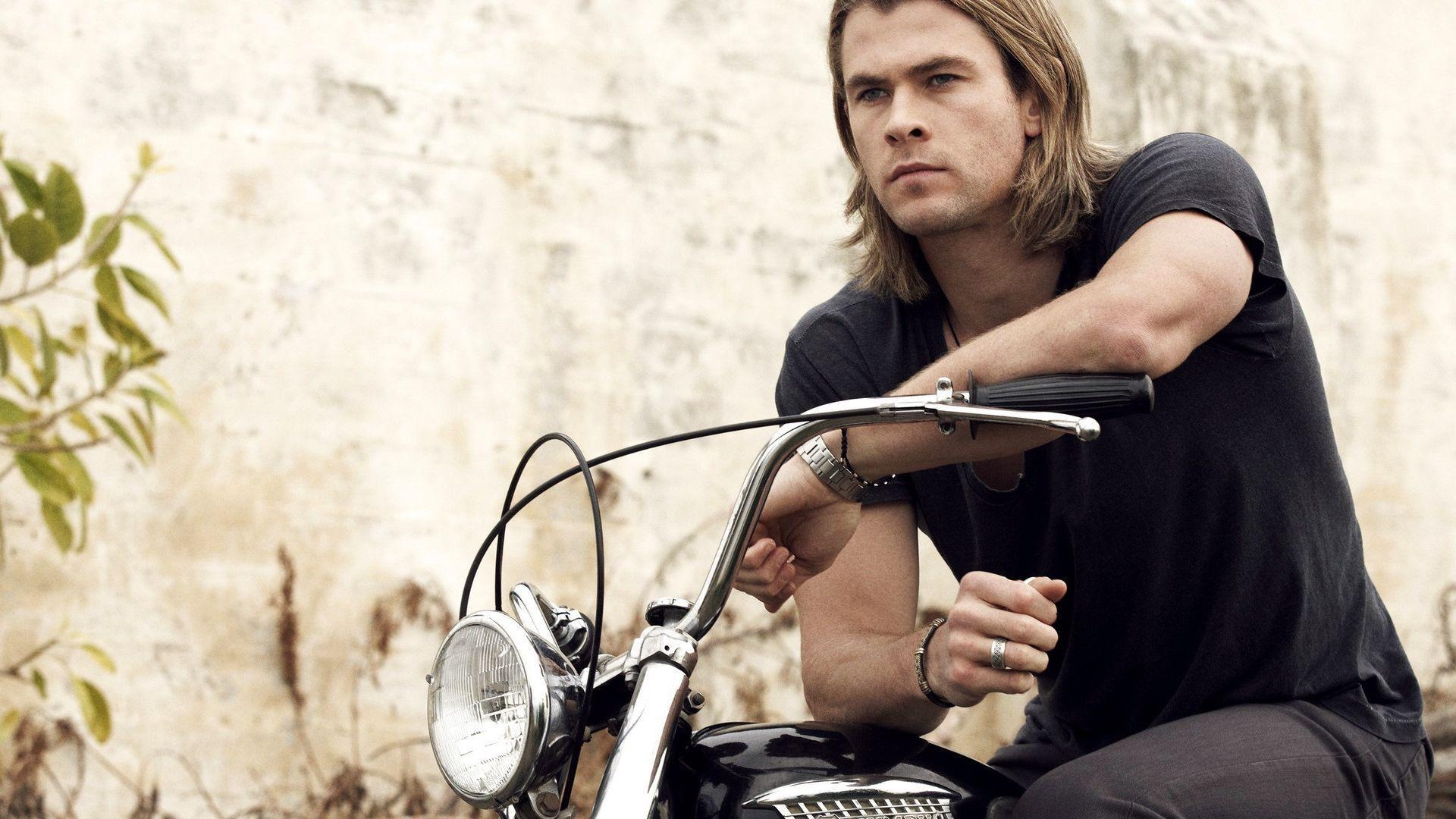 1920x1080 Chris Hemsworth Pics, Desktop