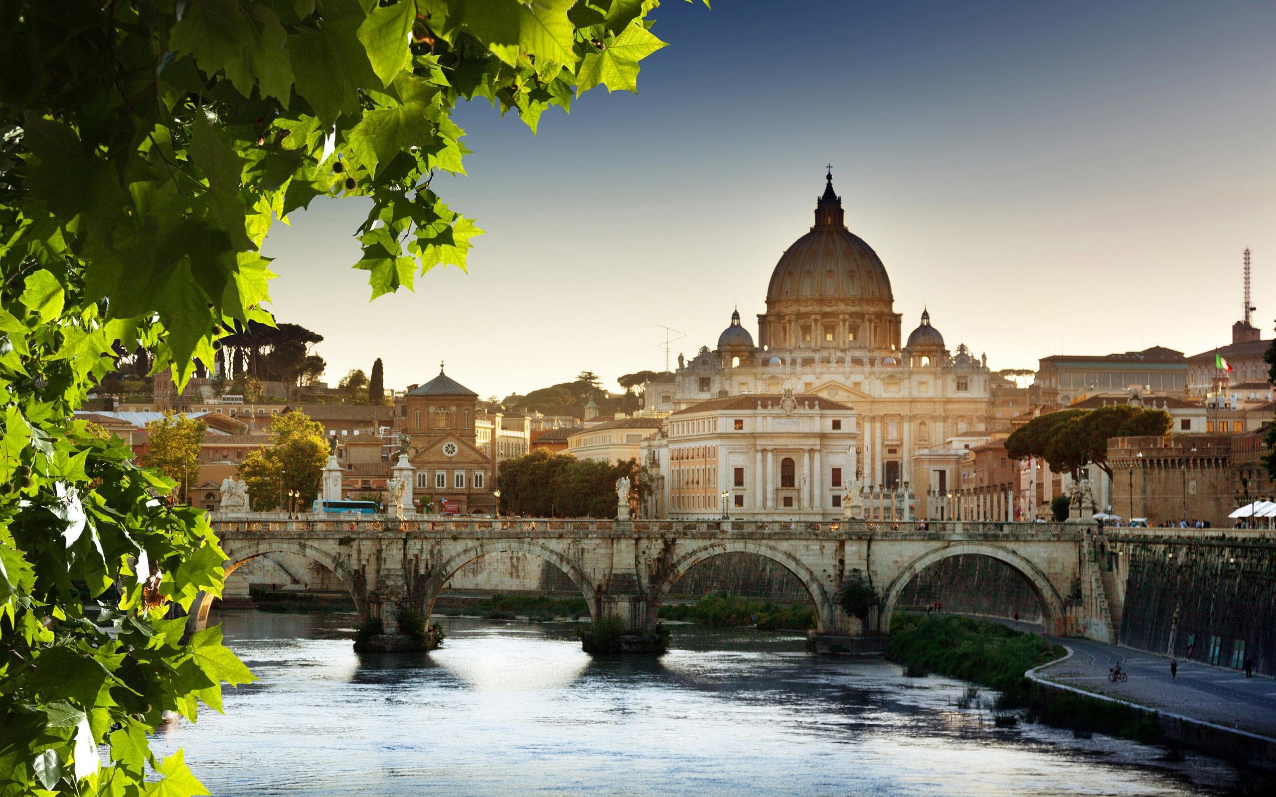 2560x1600 St. Peter's Basilica, Vatican City Wallpaper, Desktop