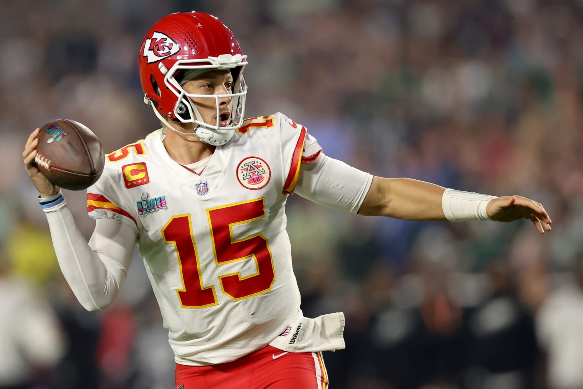 2000x1340 Tyreek Hill comes to Patrick Mahomes' defense despite Super Bowl deficit, Desktop