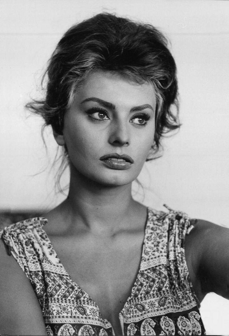 740x1090 best SOPHIA LOREN image. Sophia loren, Phone