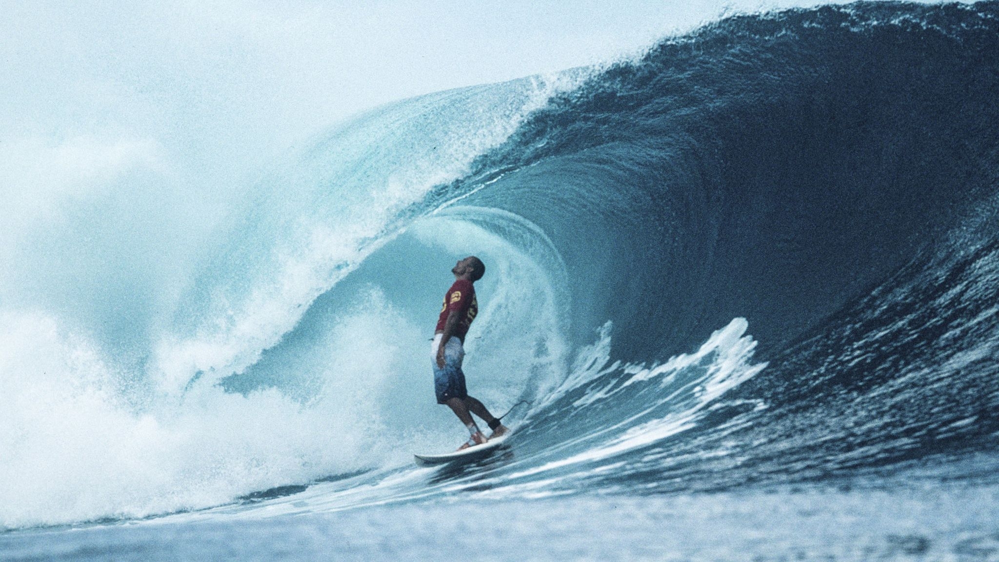 2050x1160 Reexaming Kelly Slater and Andy Irons 2003 world title race, Desktop