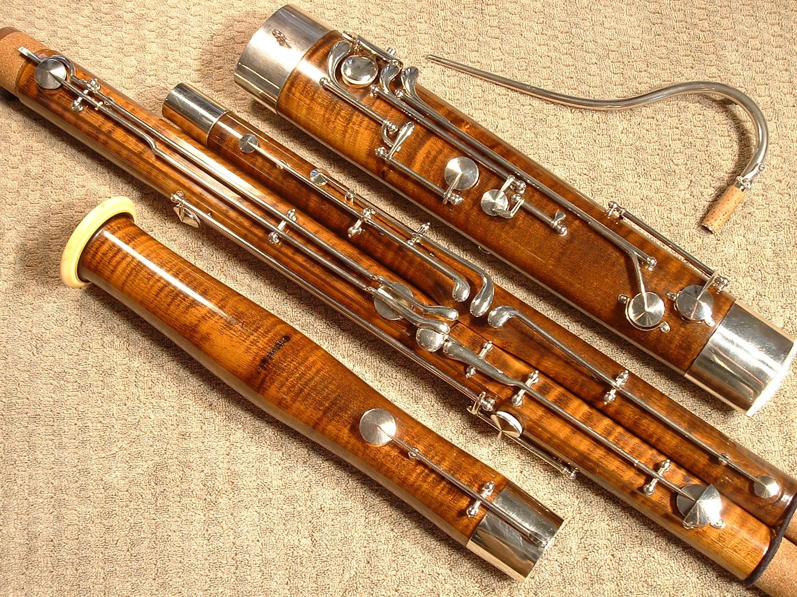 1600x1200 Bassoon Wallpaper, Desktop