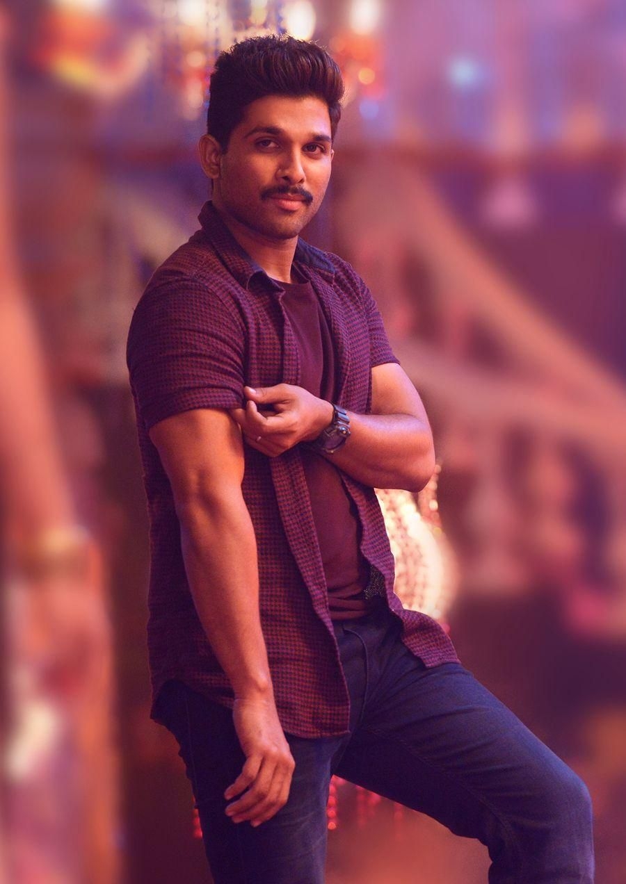 900x1280 Download Allu Arjun's Sarrainodu Movie.indiatelugu.com, Phone