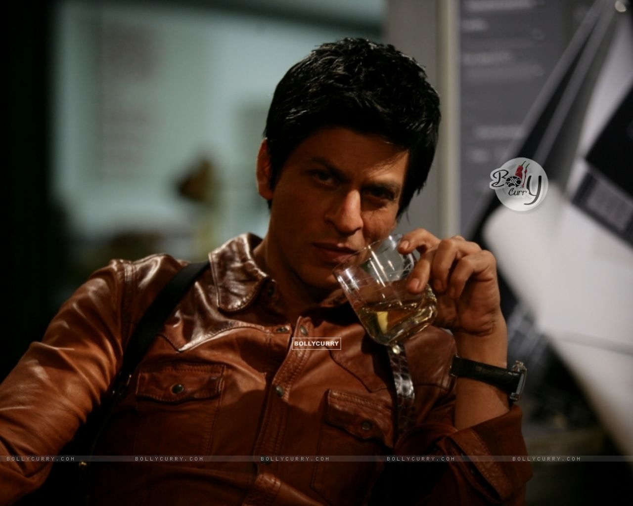 1280x1030 Wallpaper Rukh Khan in the movie Don 2 size:, Desktop