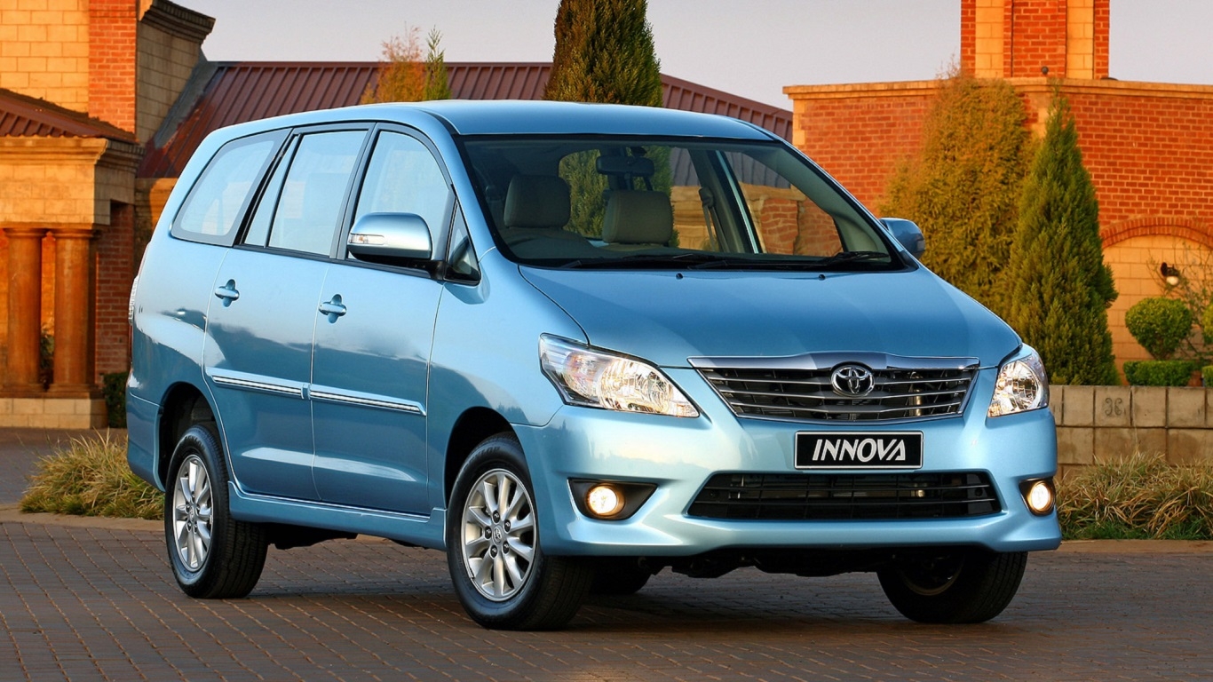 1370x770 Toyota Innova, Desktop