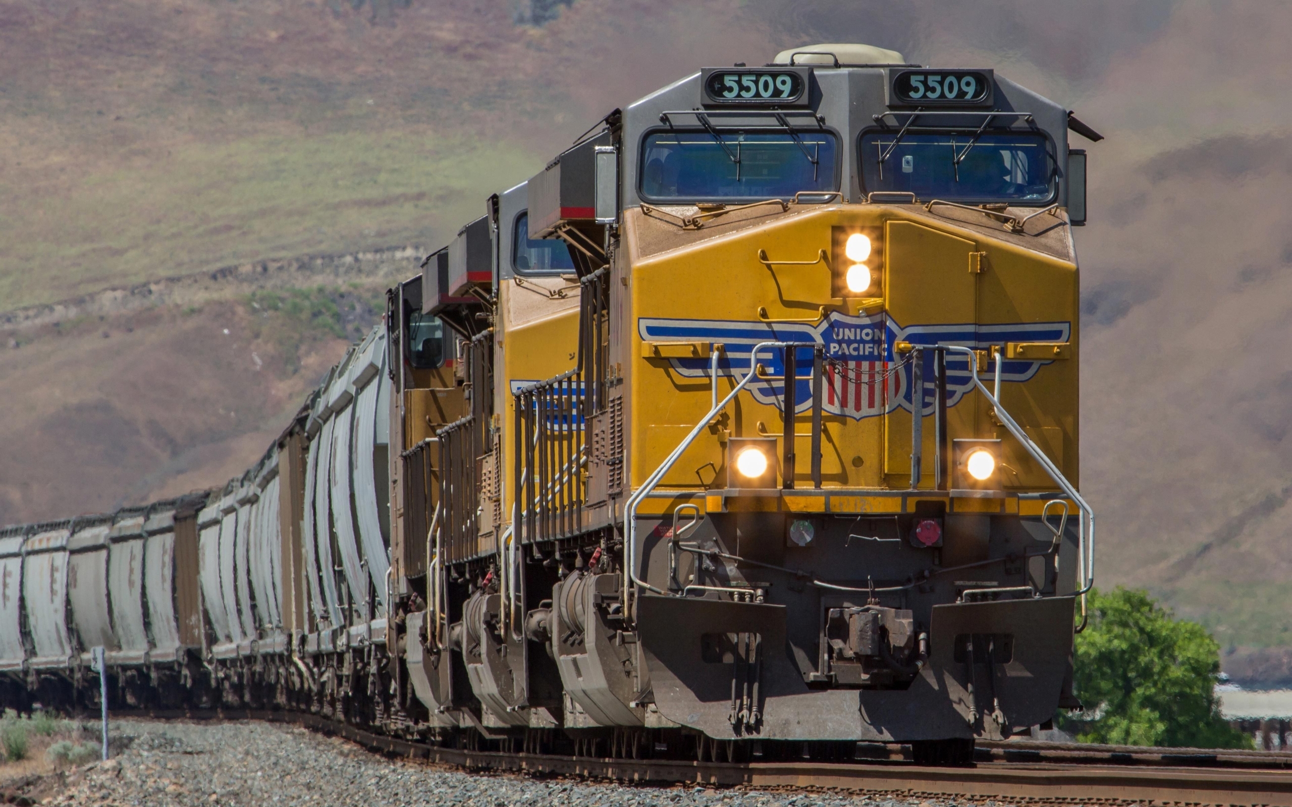 2560x1600 Union Pacific MacBook Air Wallpaper Download, Desktop