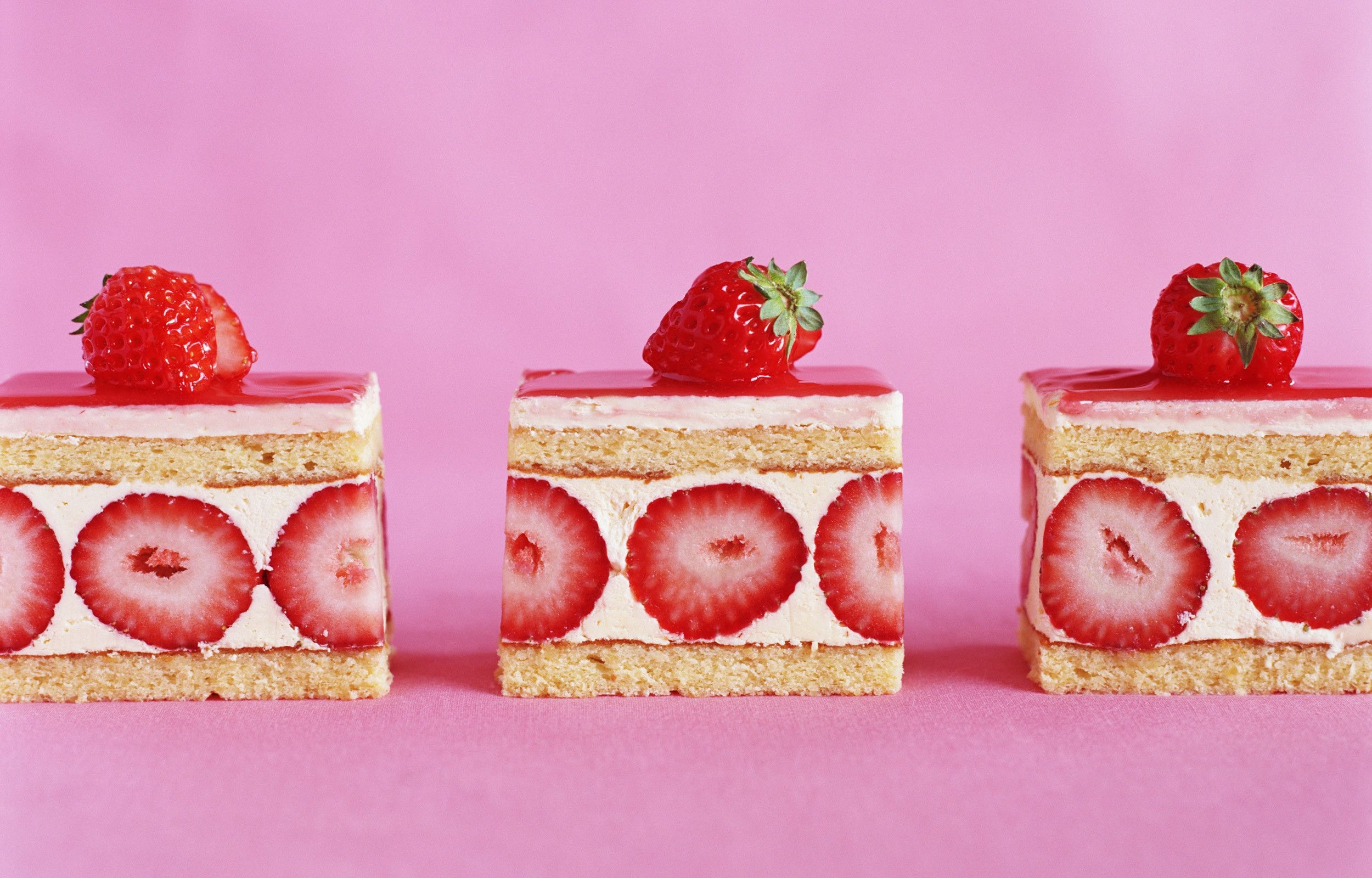 2500x1600 Strawberry Shortcake Background, Desktop