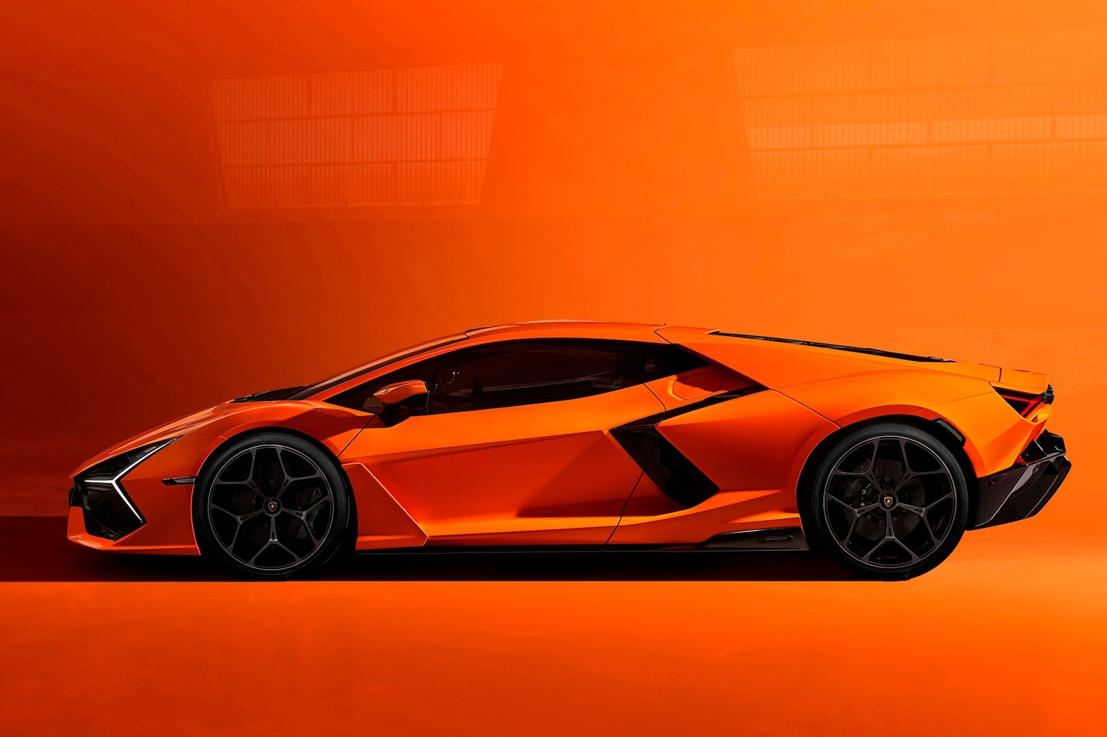 1600x1070 2024 Lamborghini Revuelto Exterior Photo, Desktop