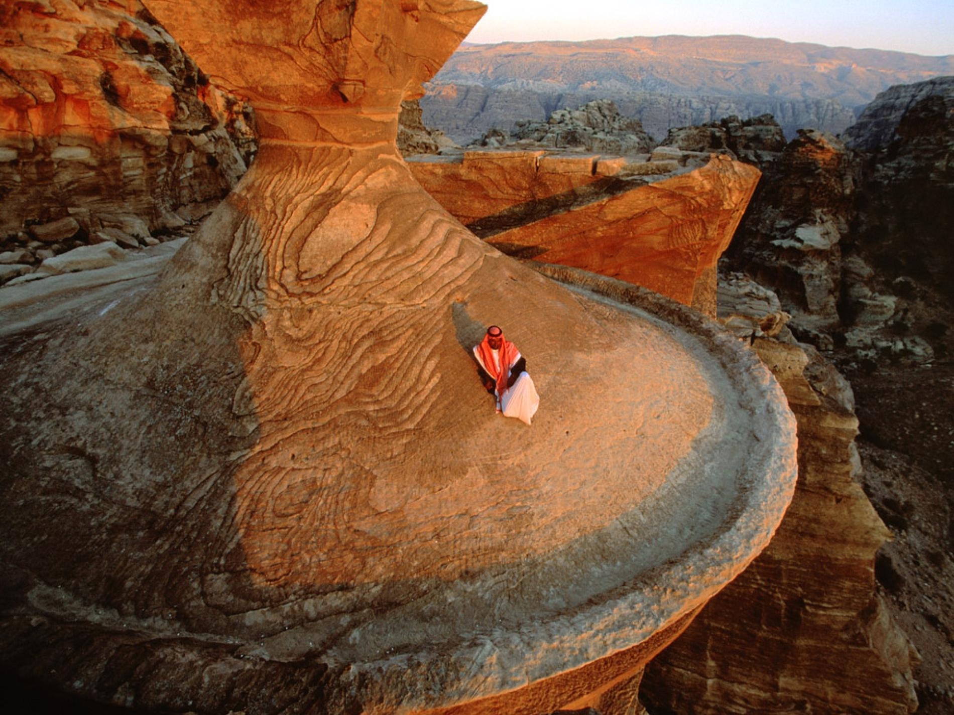 1900x1430 Jordan Photo - National Geographic, Desktop