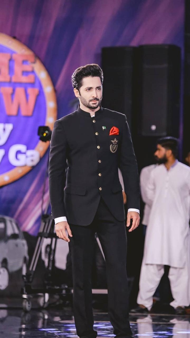 720x1280 Handsome Danish Taimoor's Latest Picture from Game Show Aisay, Phone