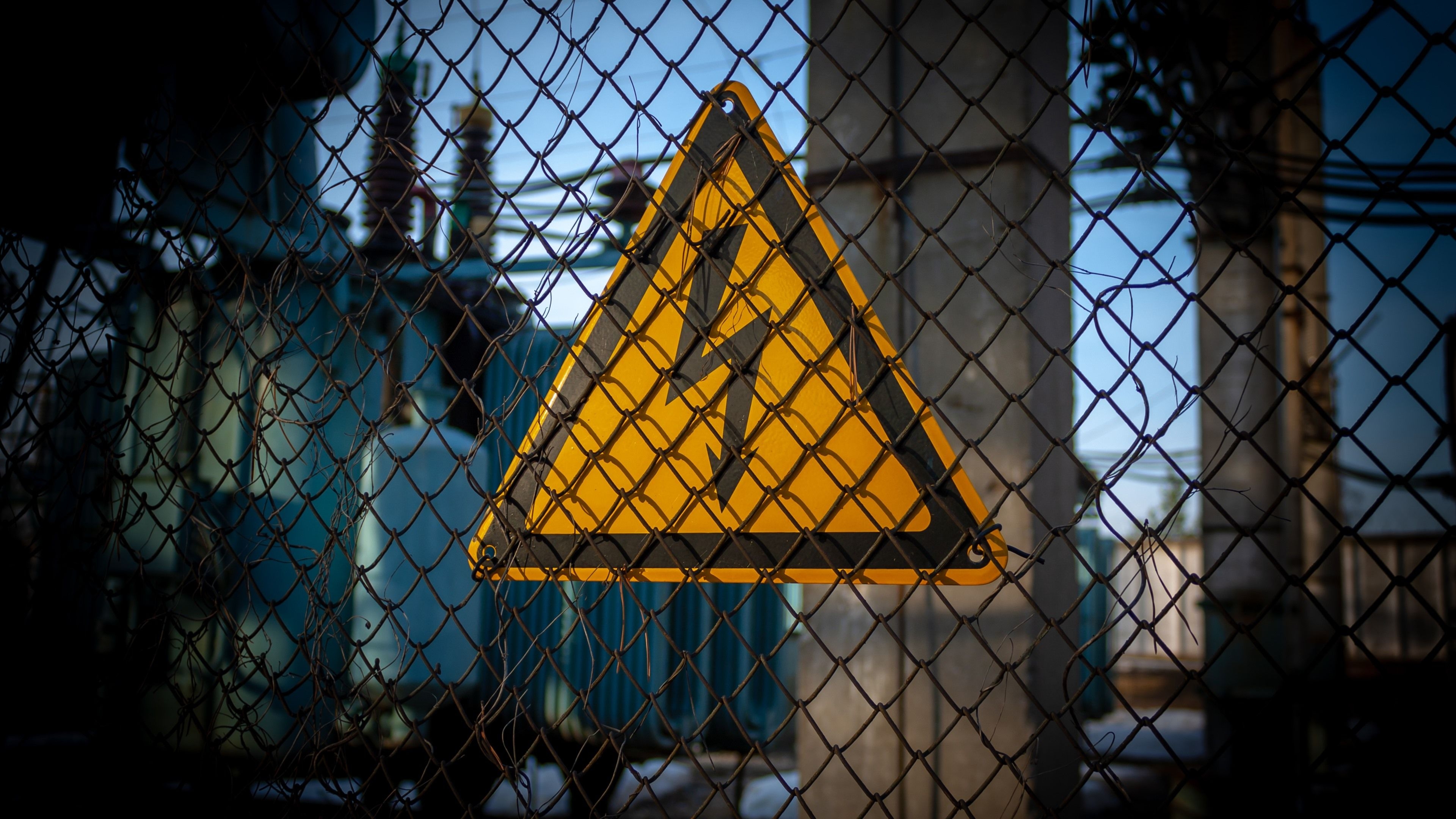 3840x2160 Wallpaper Wire fence, electricity warning sign  UHD 4K Picture, Image, Desktop